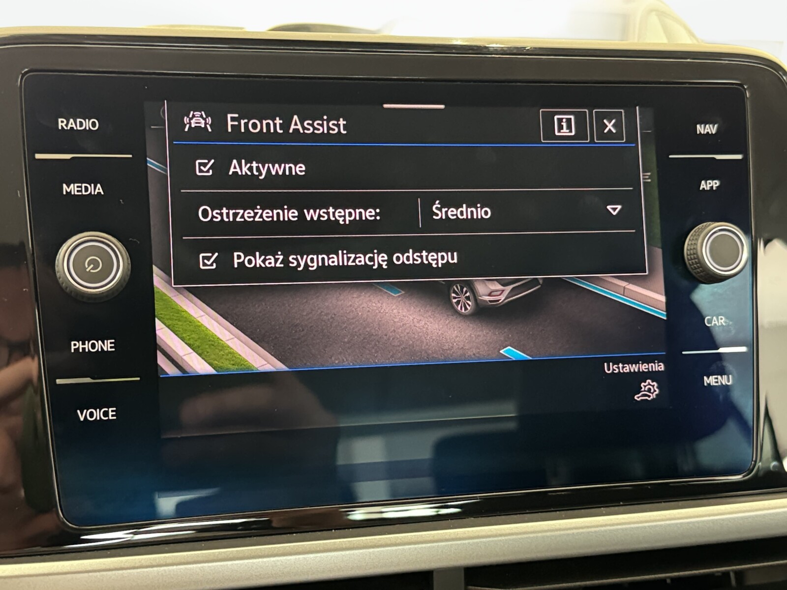 Volkswagen T-Roc - zdjęcie 30