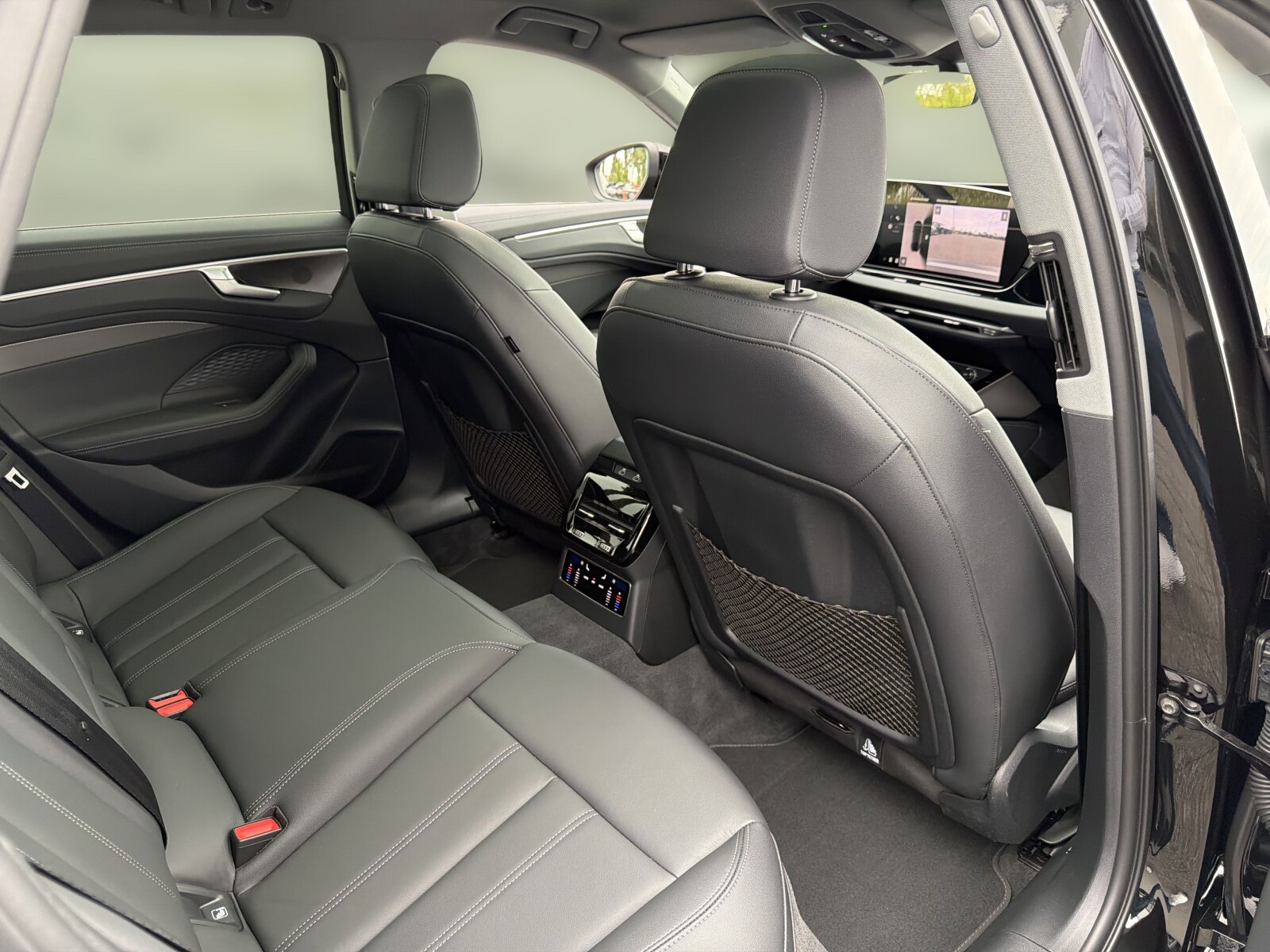 Audi A6 Avant - zdjęcie 18