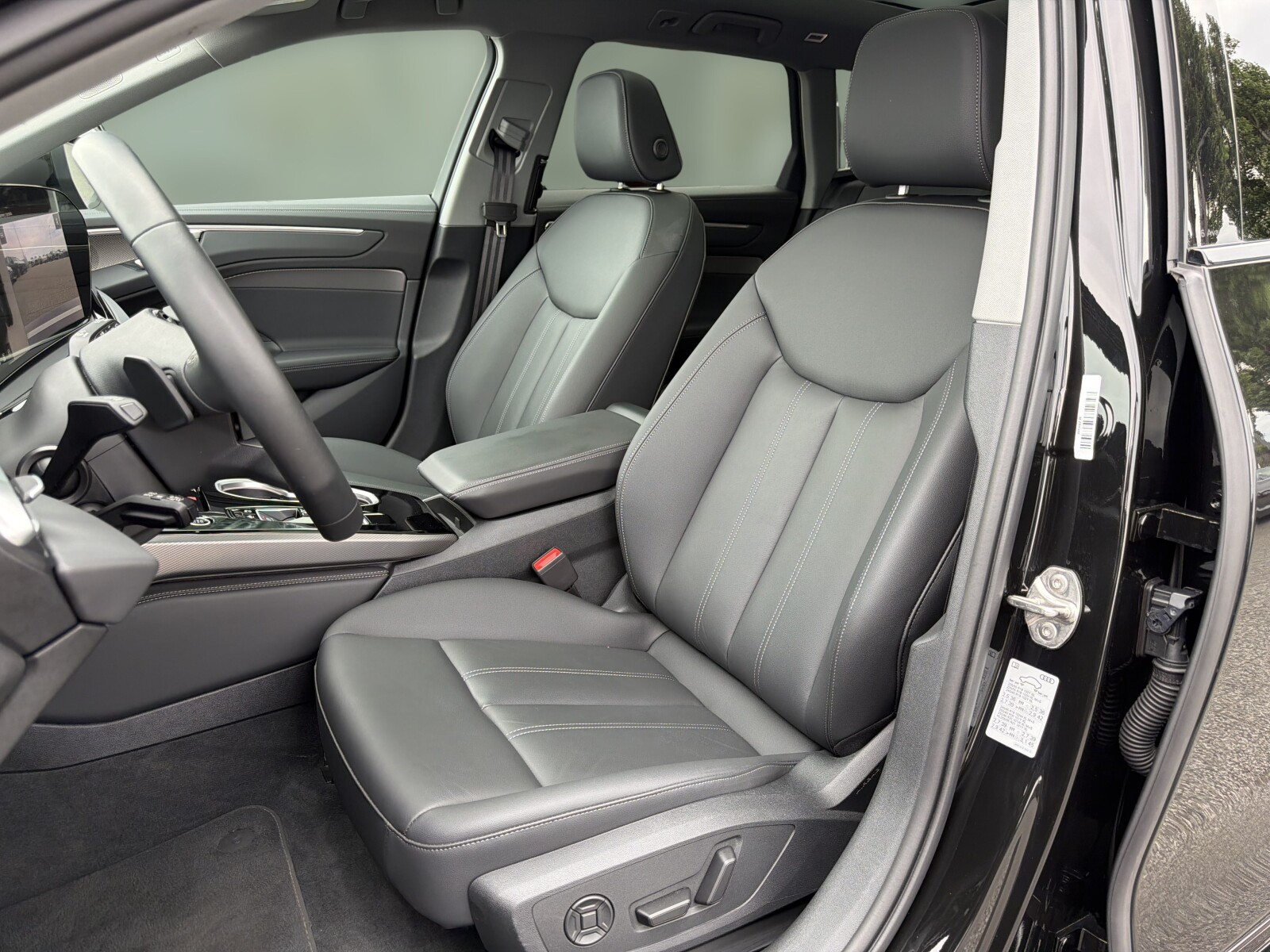 Audi A6 Avant - zdjęcie 14