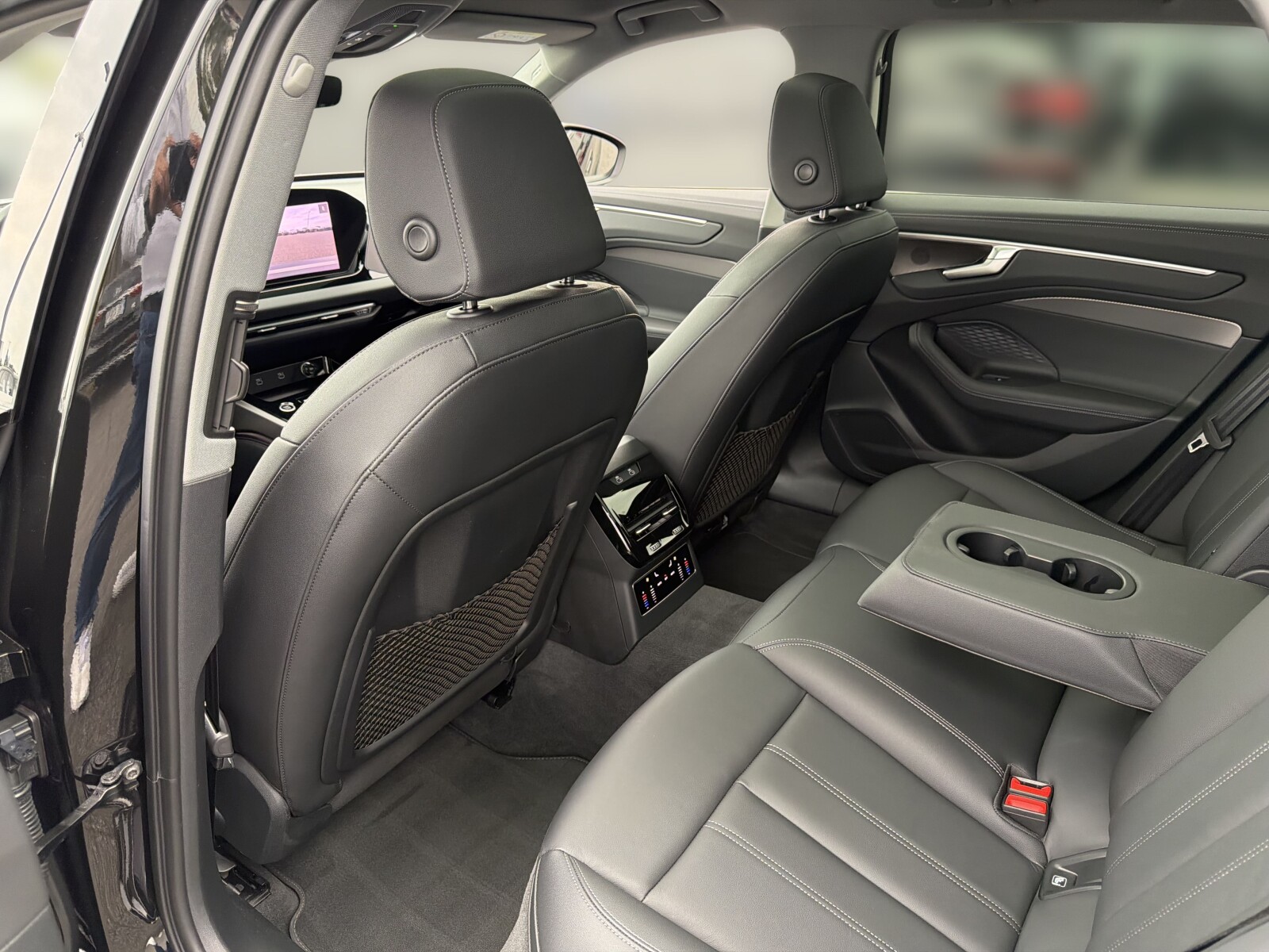 Audi A6 Avant - zdjęcie 15