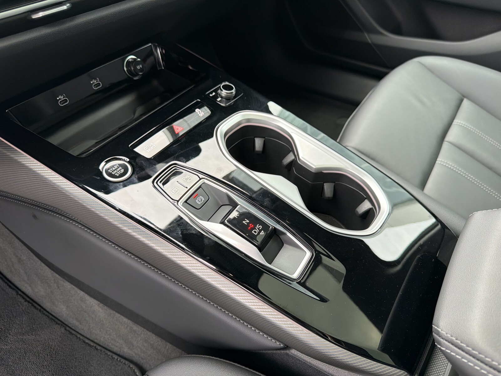 Audi A6 Avant - zdjęcie 24