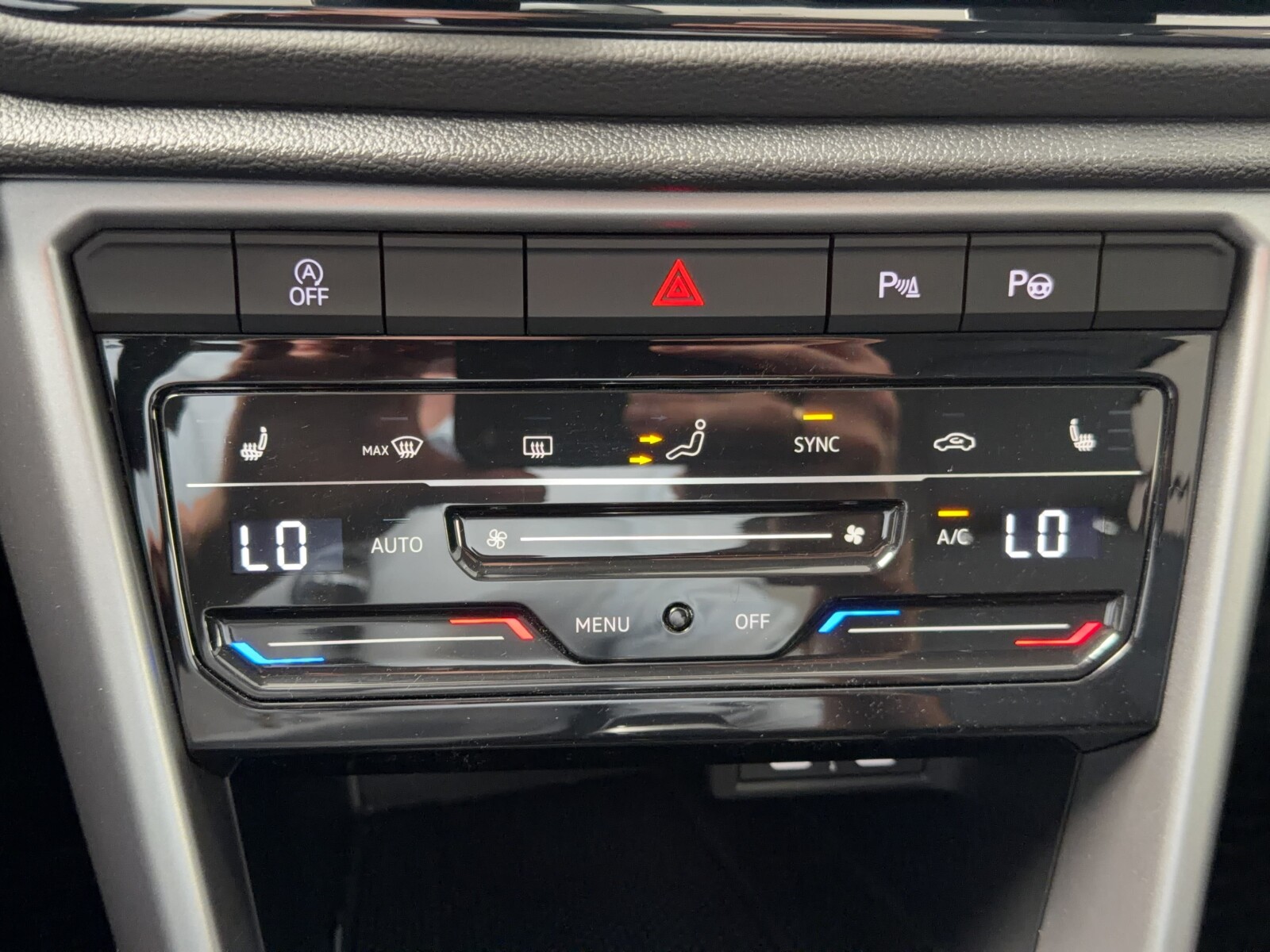 Volkswagen T-Roc - zdjęcie 23