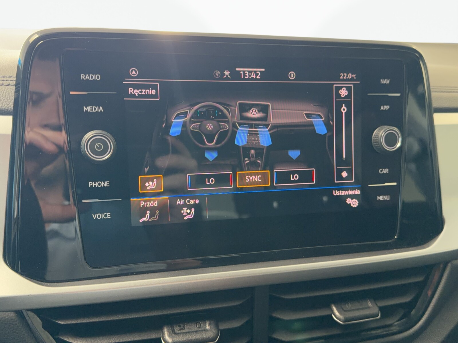 Volkswagen T-Roc - zdjęcie 29