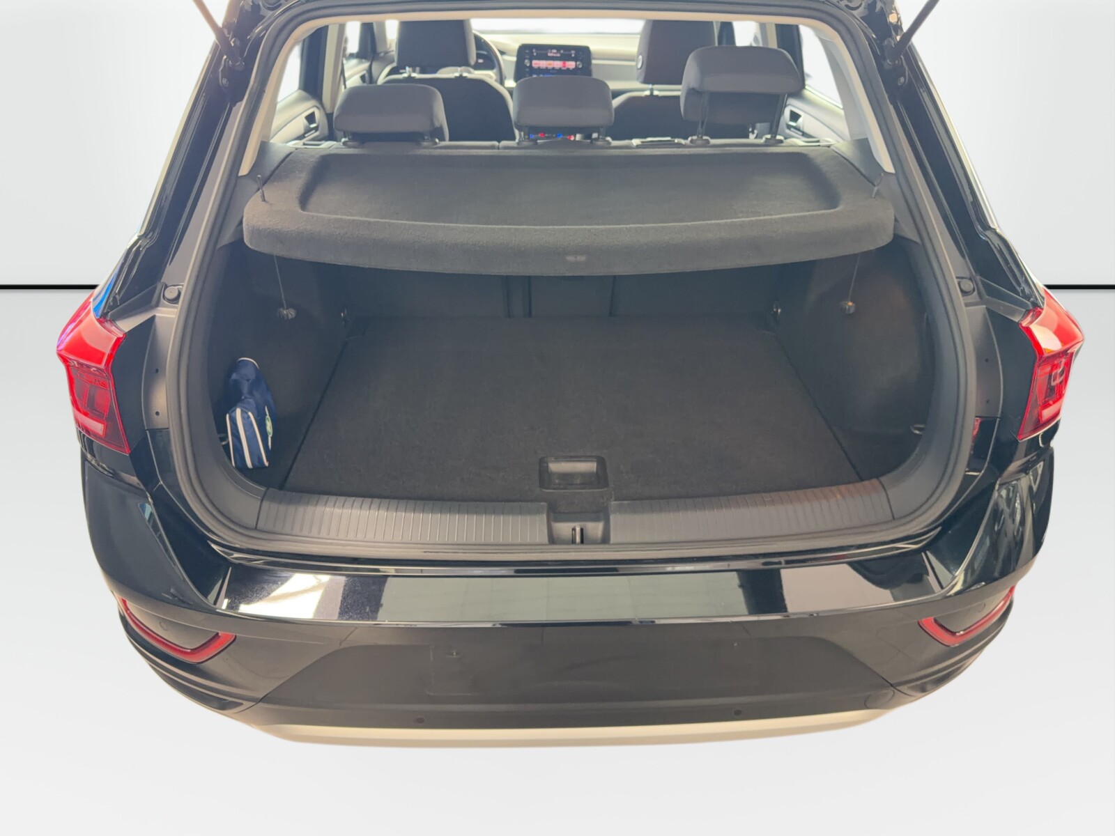 Volkswagen T-Roc - zdjęcie 17