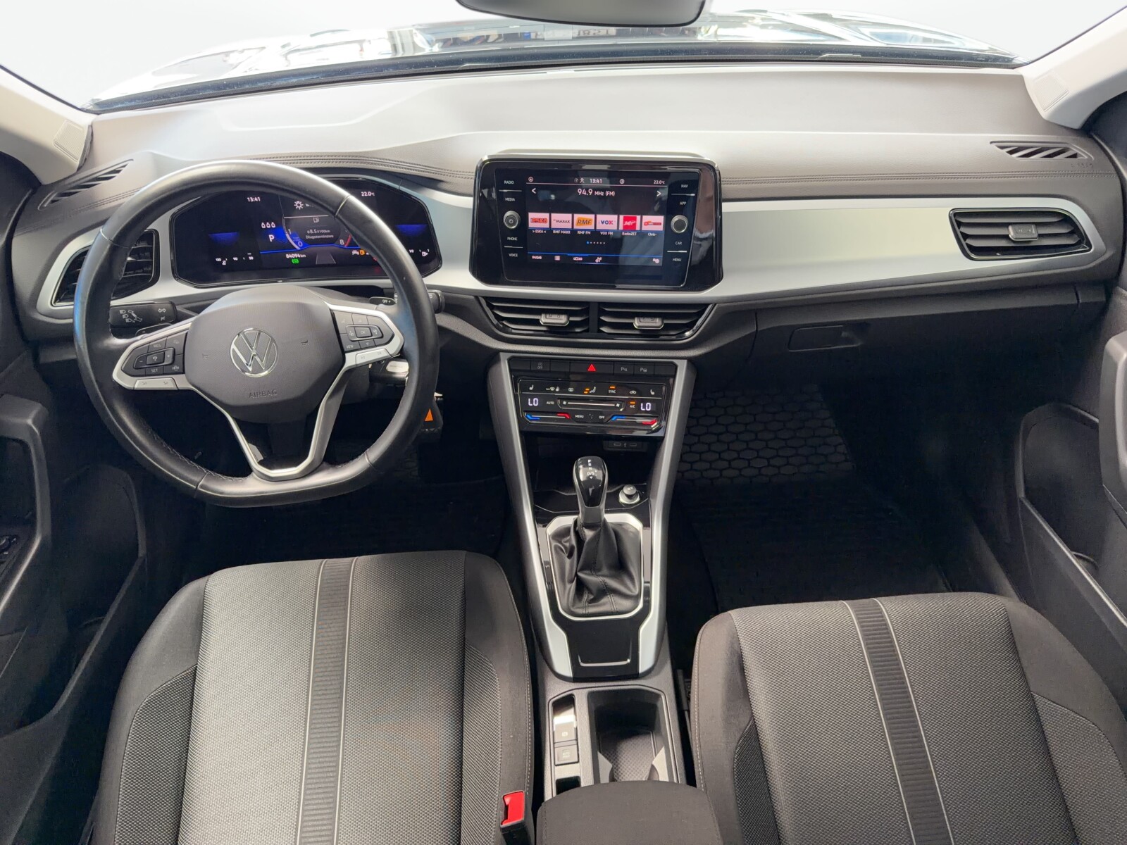 Volkswagen T-Roc - zdjęcie 19