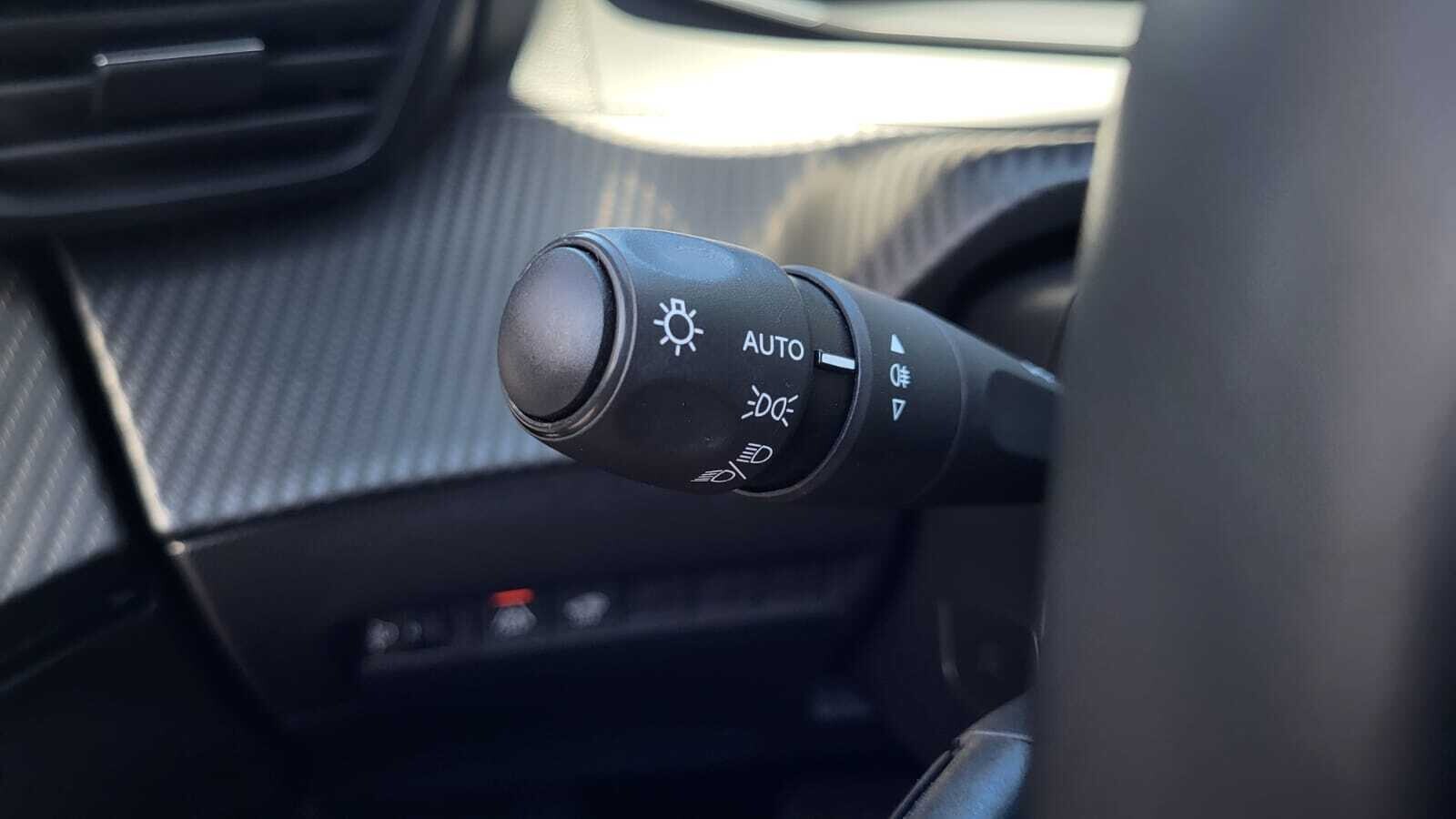 Peugeot 2008 - zdjęcie 19