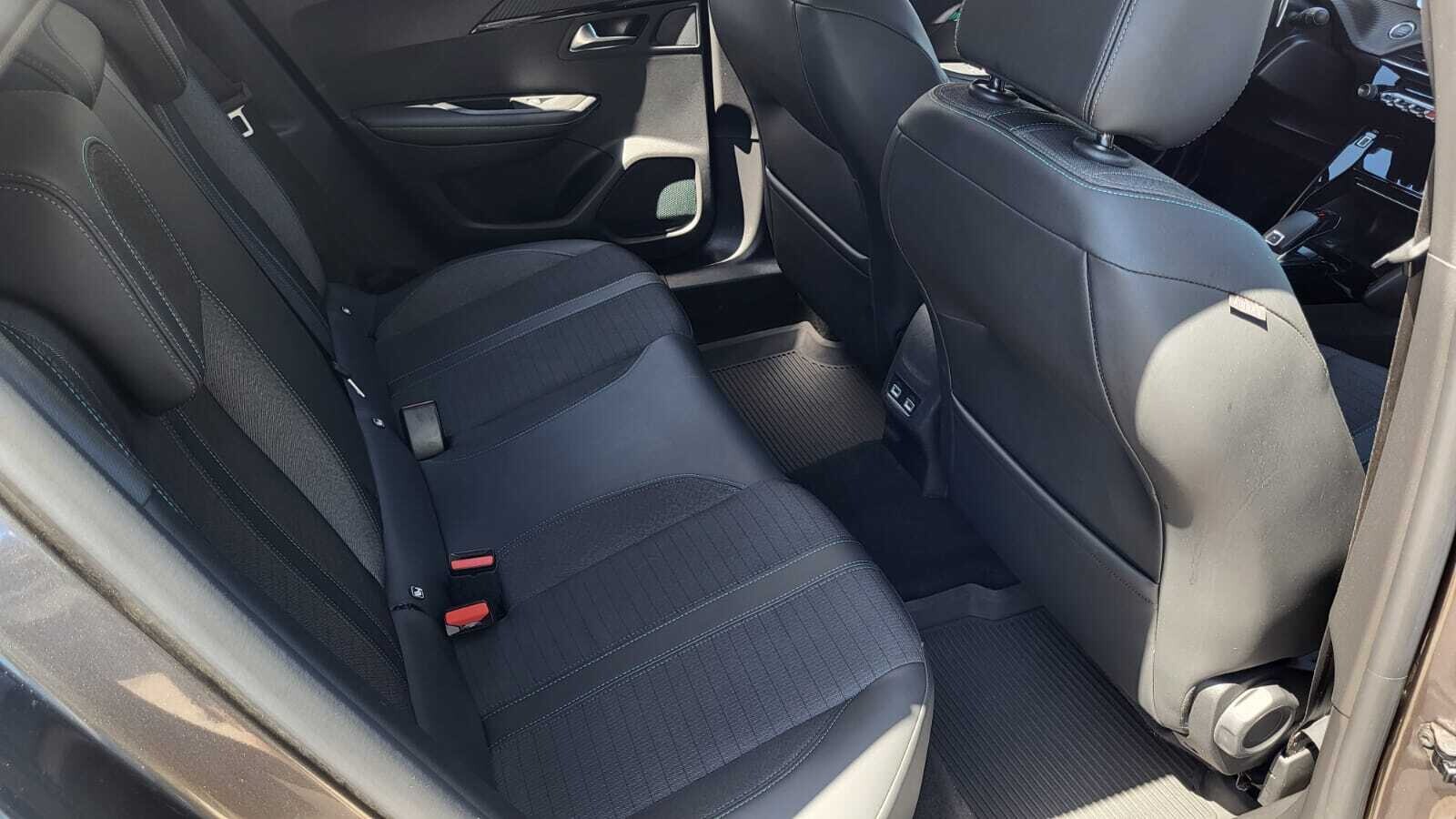 Peugeot 2008 - zdjęcie 13