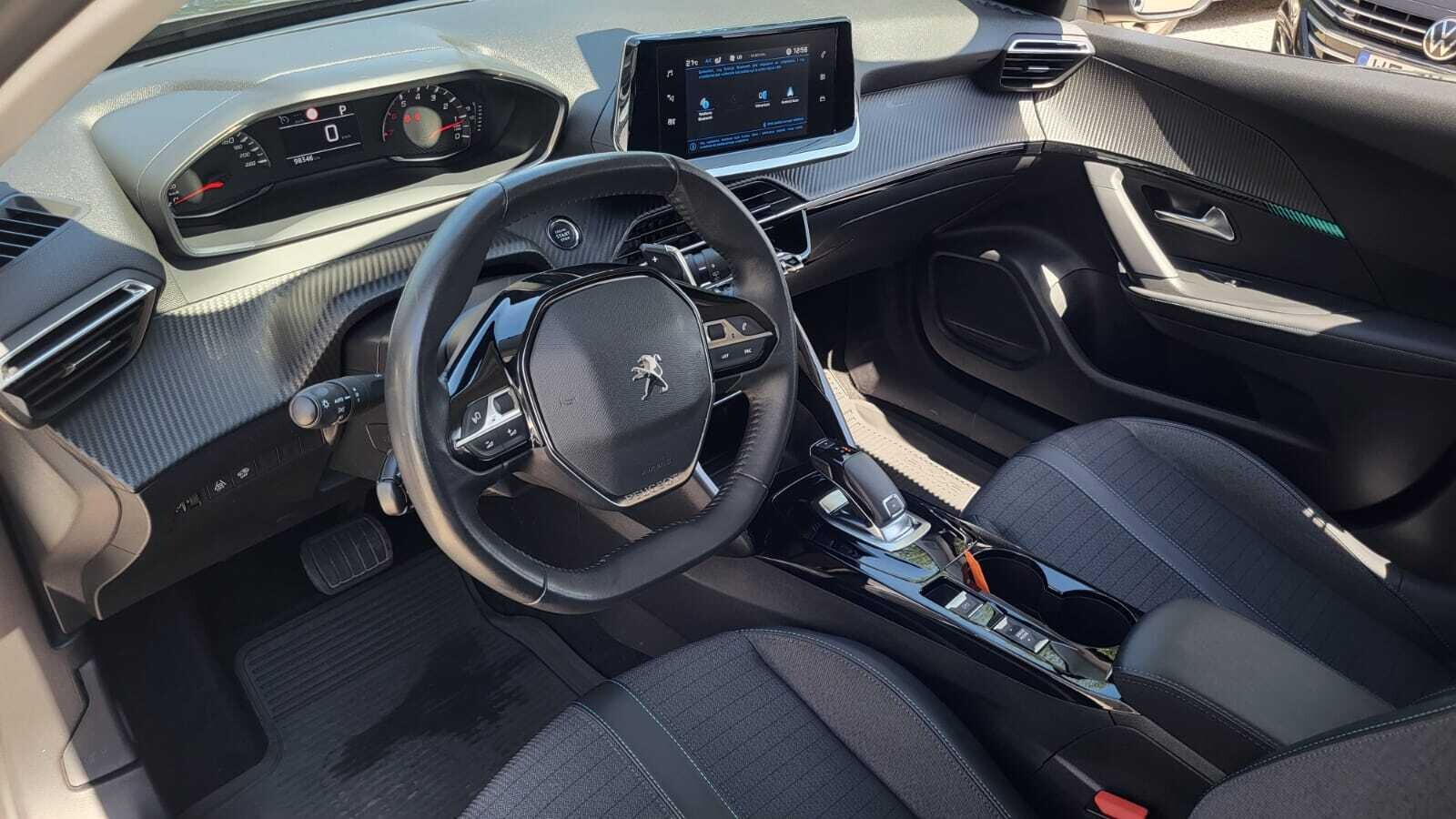 Peugeot 2008 - zdjęcie 9