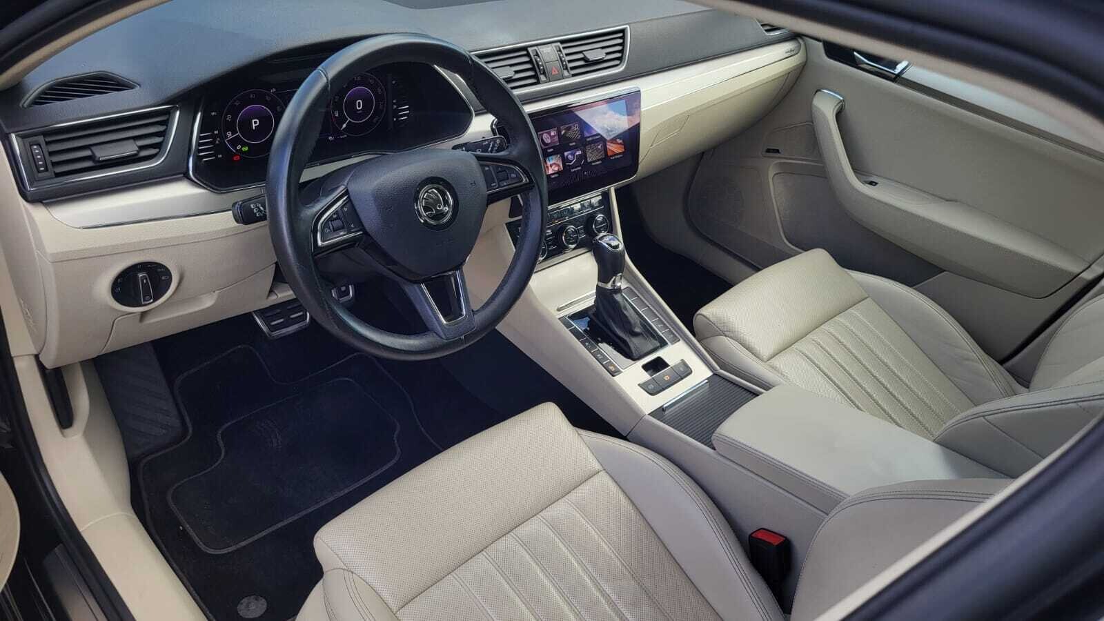 Škoda Superb Combi - zdjęcie 9