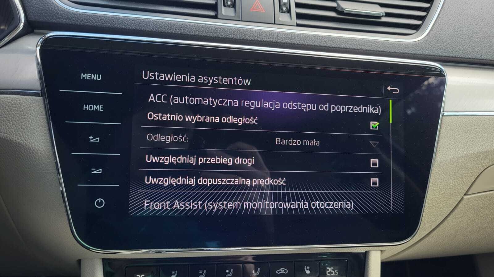 Škoda Superb Combi - zdjęcie 33