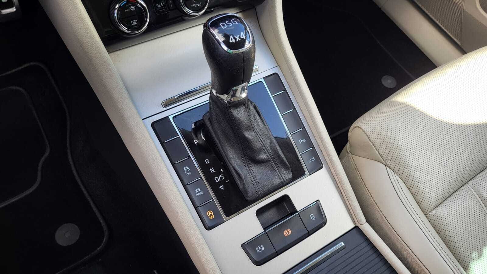 Škoda Superb Combi - zdjęcie 25