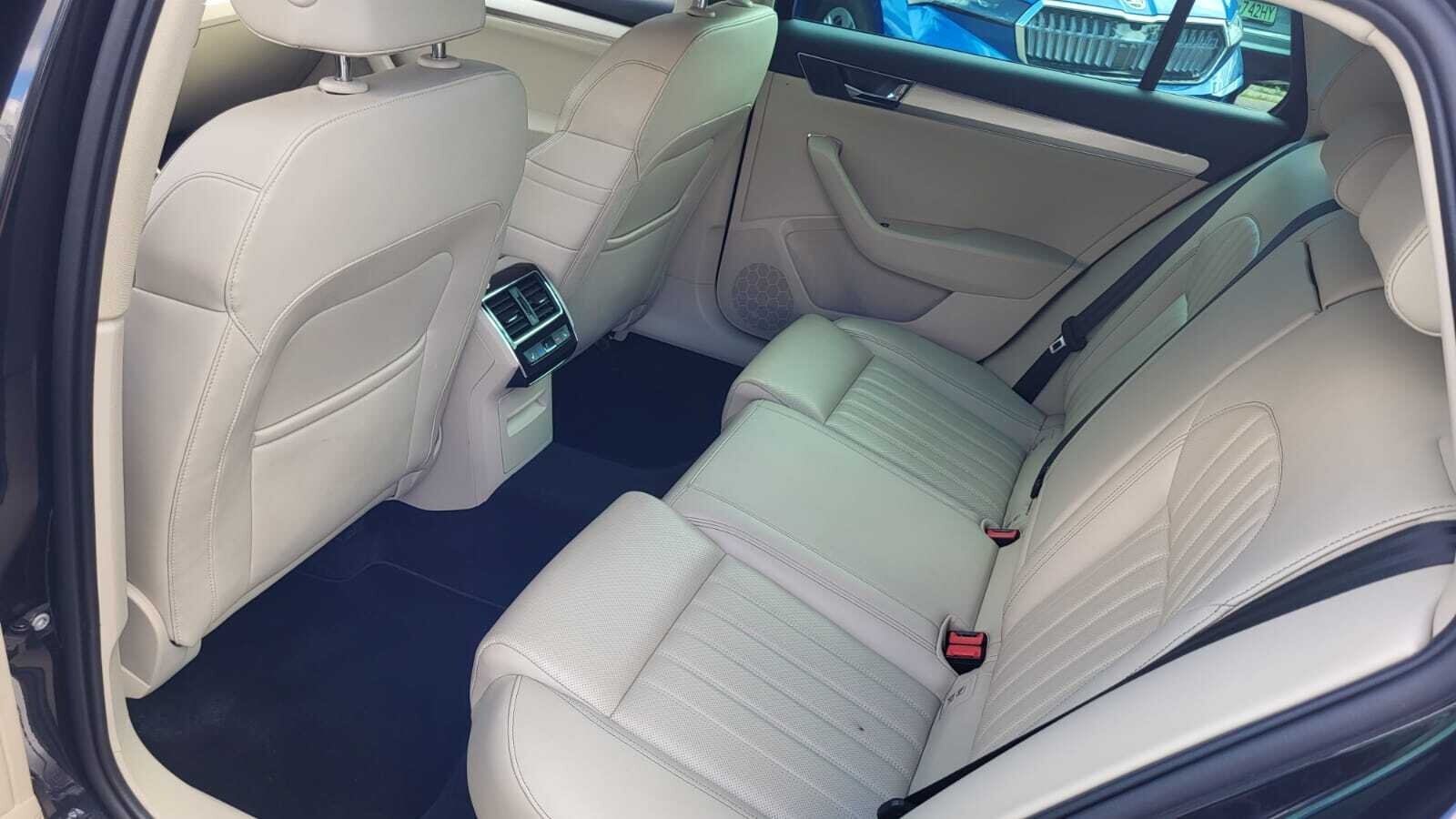 Škoda Superb Combi - zdjęcie 12