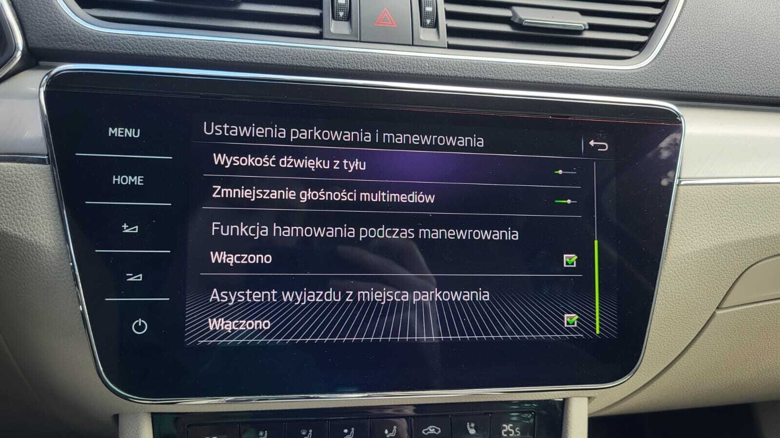 Škoda Superb Combi - zdjęcie 38
