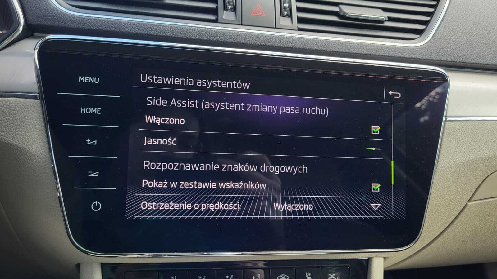 Škoda Superb Combi - zdjęcie 35