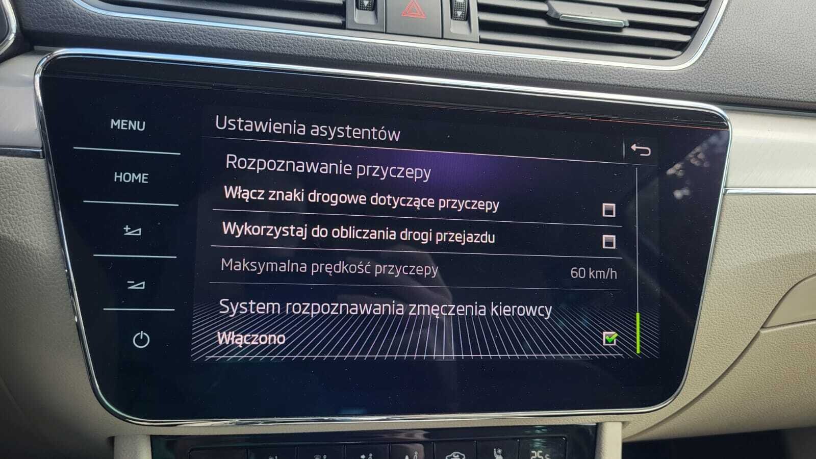 Škoda Superb Combi - zdjęcie 36