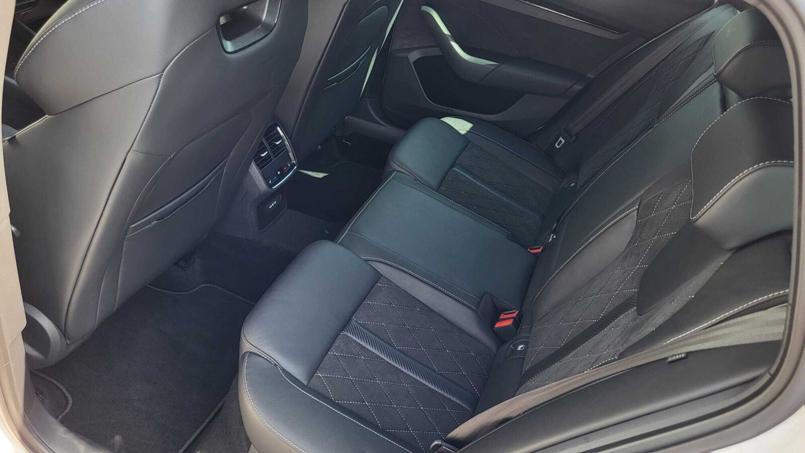 Škoda Octavia Combi - zdjęcie 13