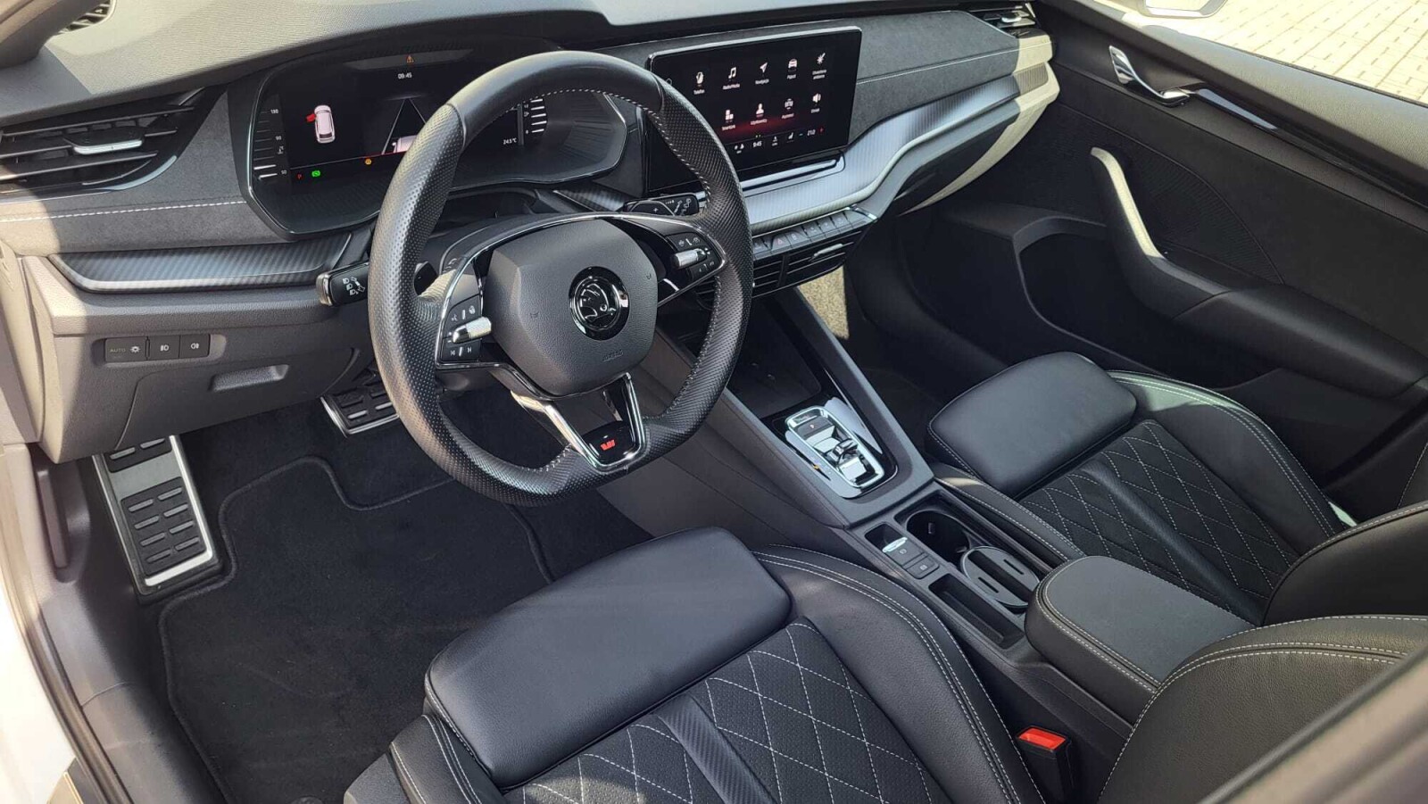 Škoda Octavia Combi - zdjęcie 10