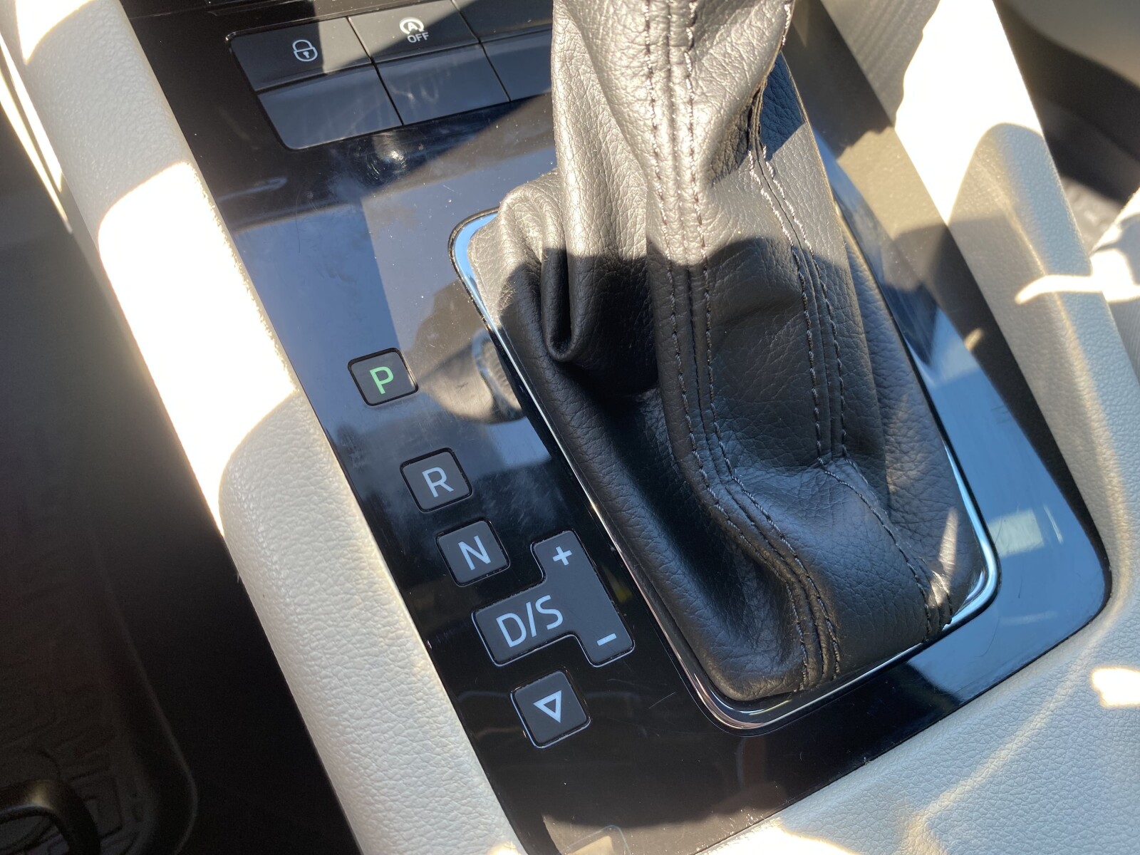 Škoda Octavia Combi - zdjęcie 23