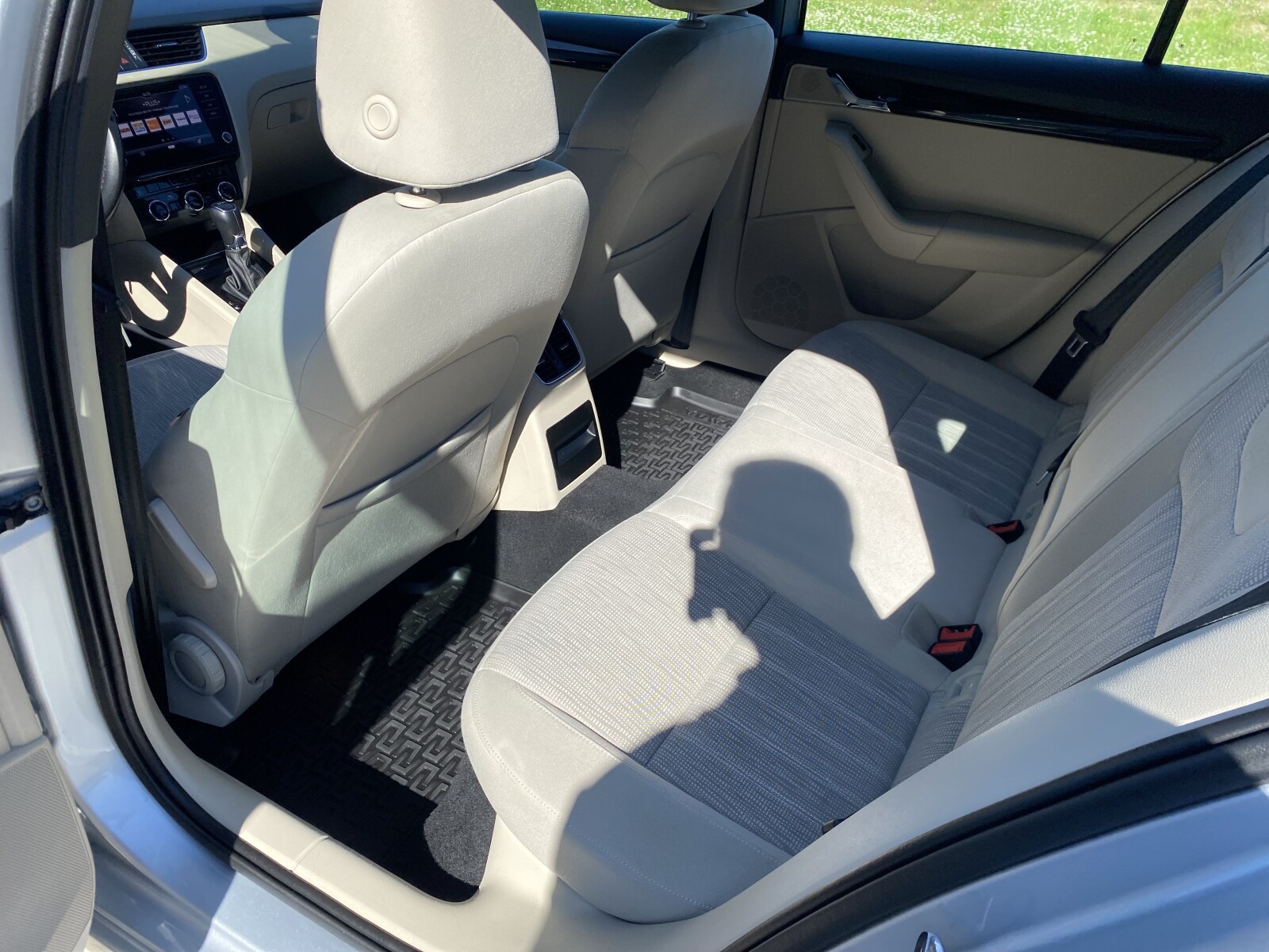 Škoda Octavia Combi - zdjęcie 10