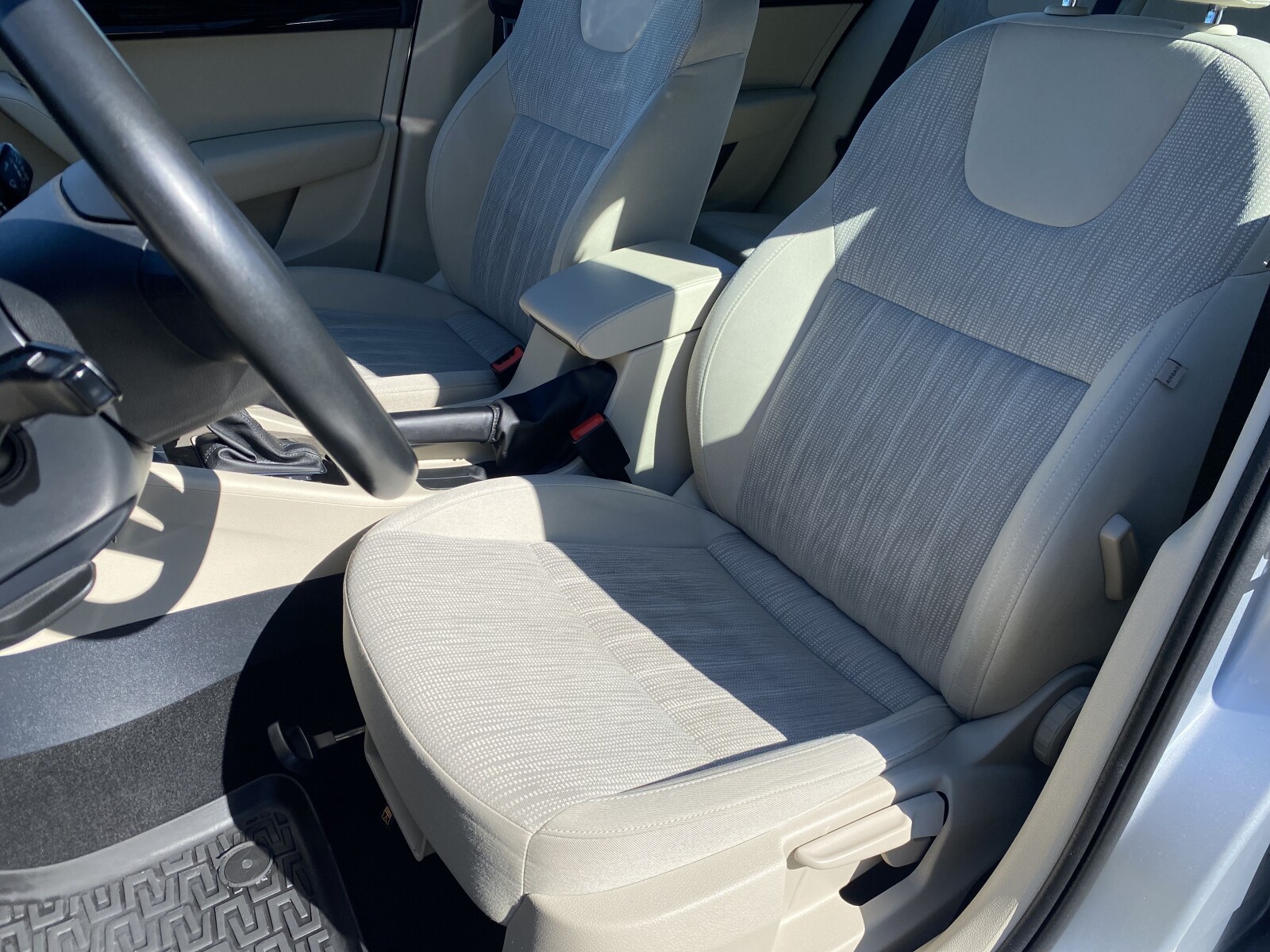 Škoda Octavia Combi - zdjęcie 9