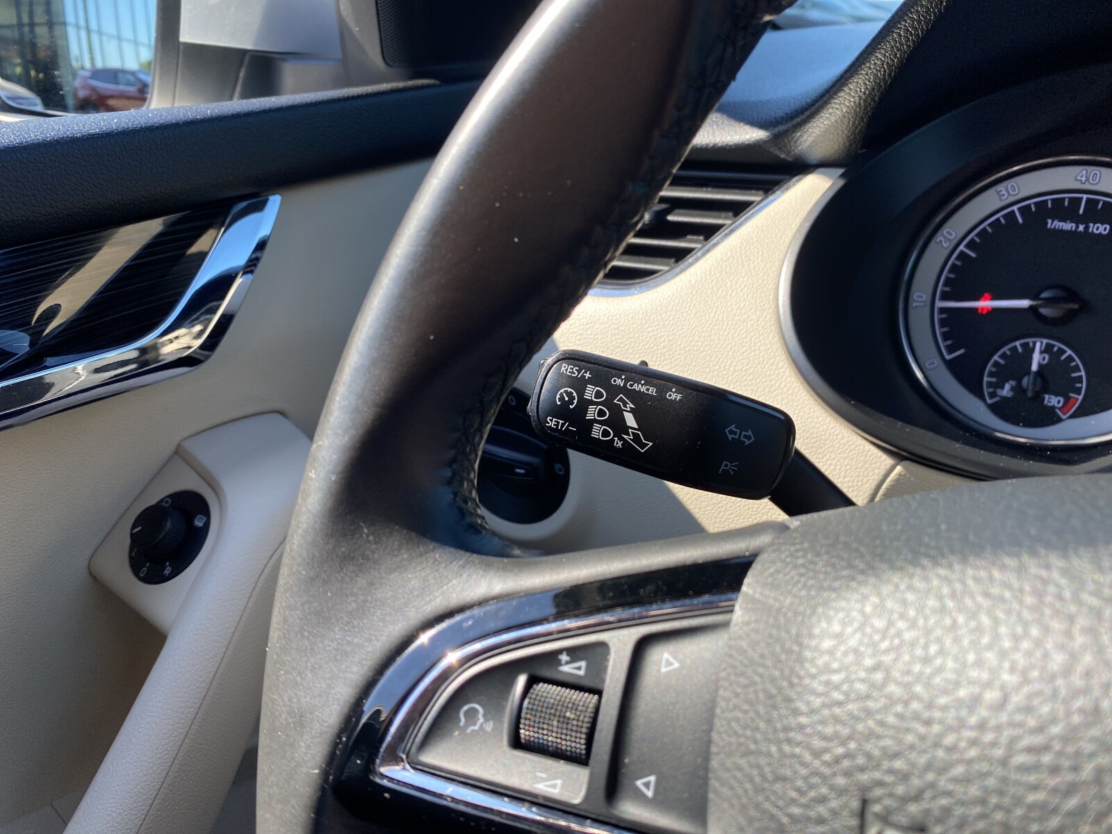 Škoda Octavia Combi - zdjęcie 19