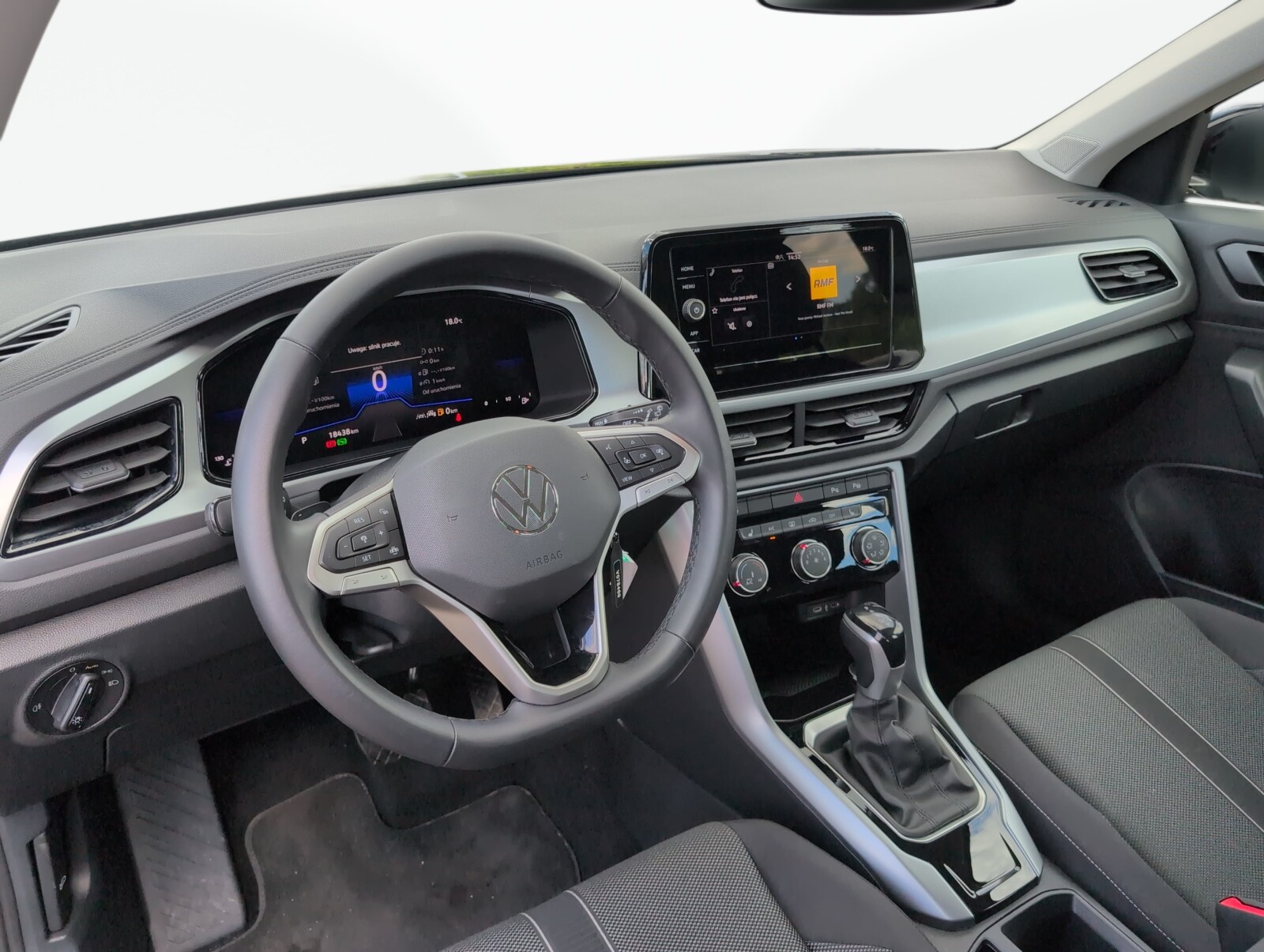 Volkswagen T-Roc - zdjęcie 18