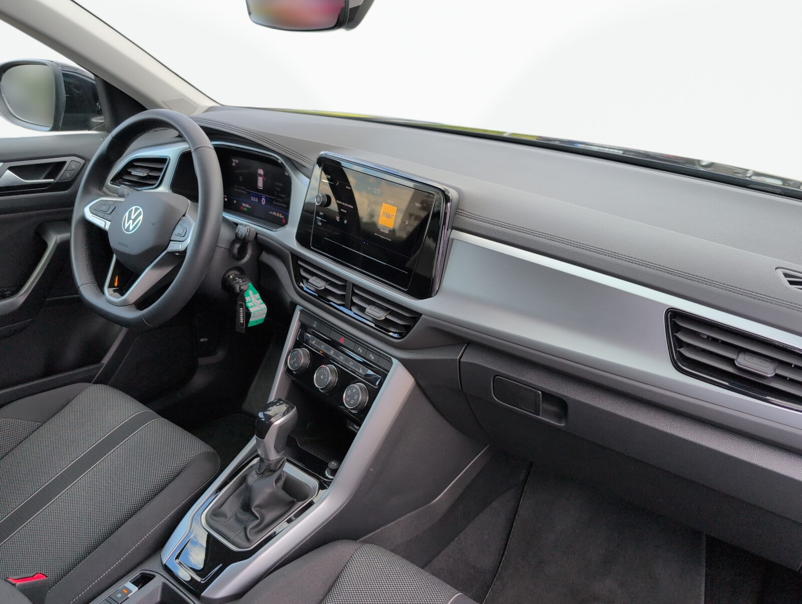 Volkswagen T-Roc - zdjęcie 16