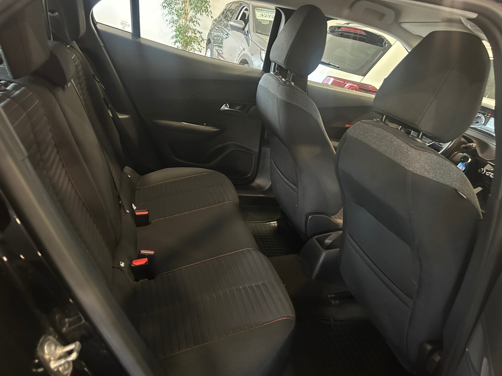Peugeot 2008 - zdjęcie 11