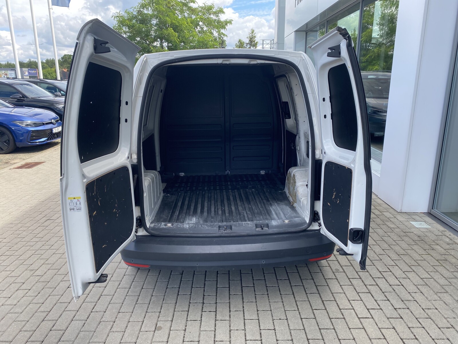Volkswagen Caddy - zdjęcie 17
