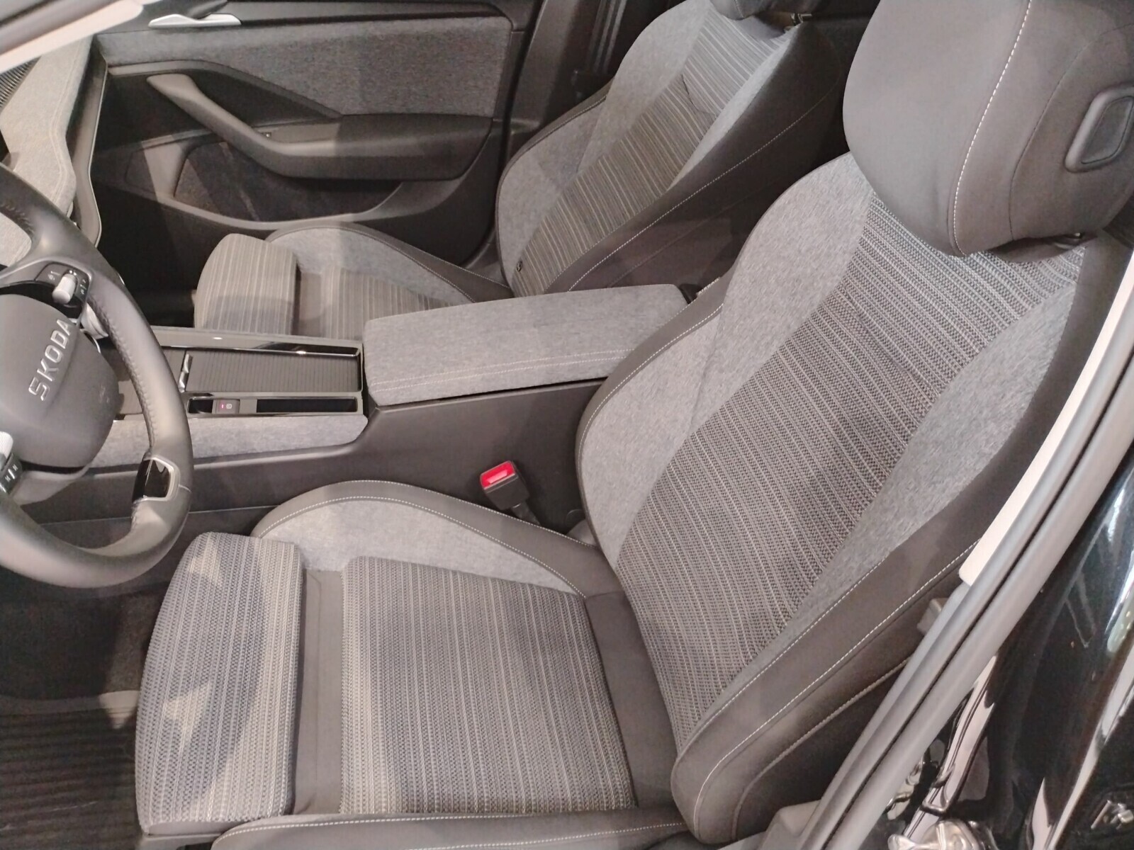 Škoda Superb Combi - zdjęcie 10