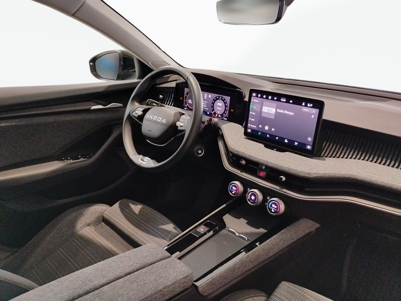 Škoda Superb Combi - zdjęcie 15