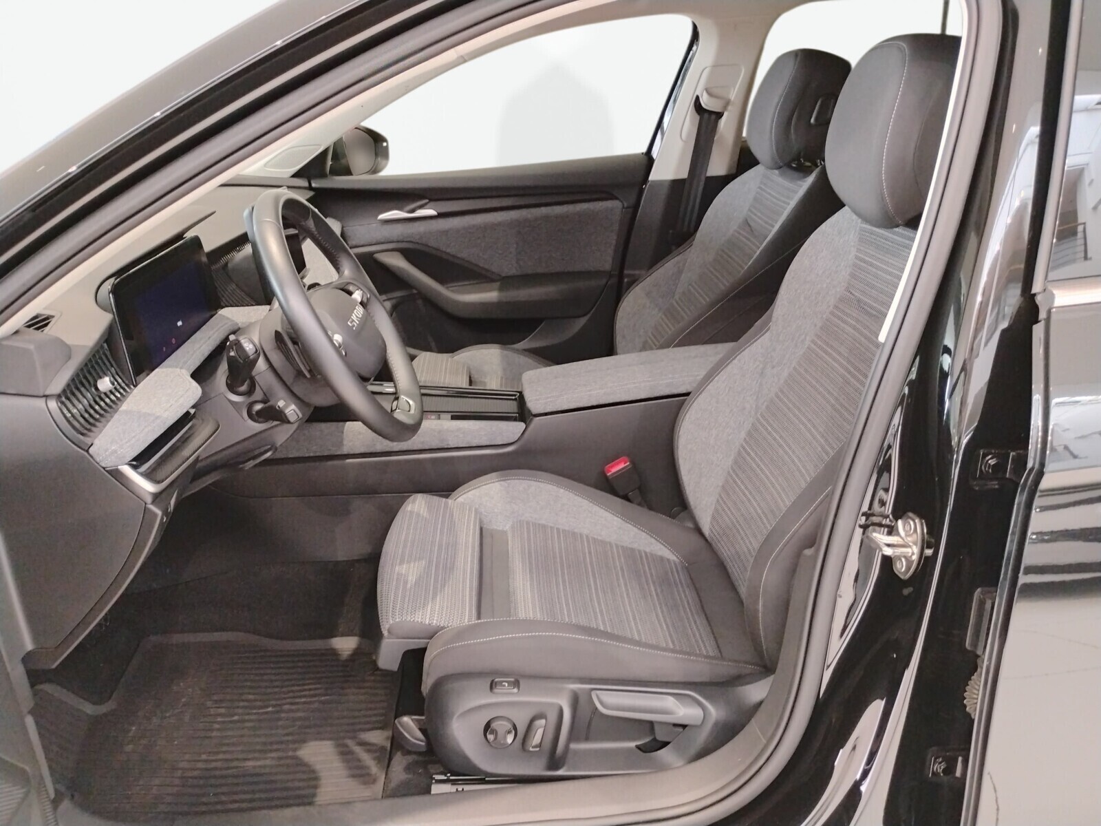 Škoda Superb Combi - zdjęcie 9