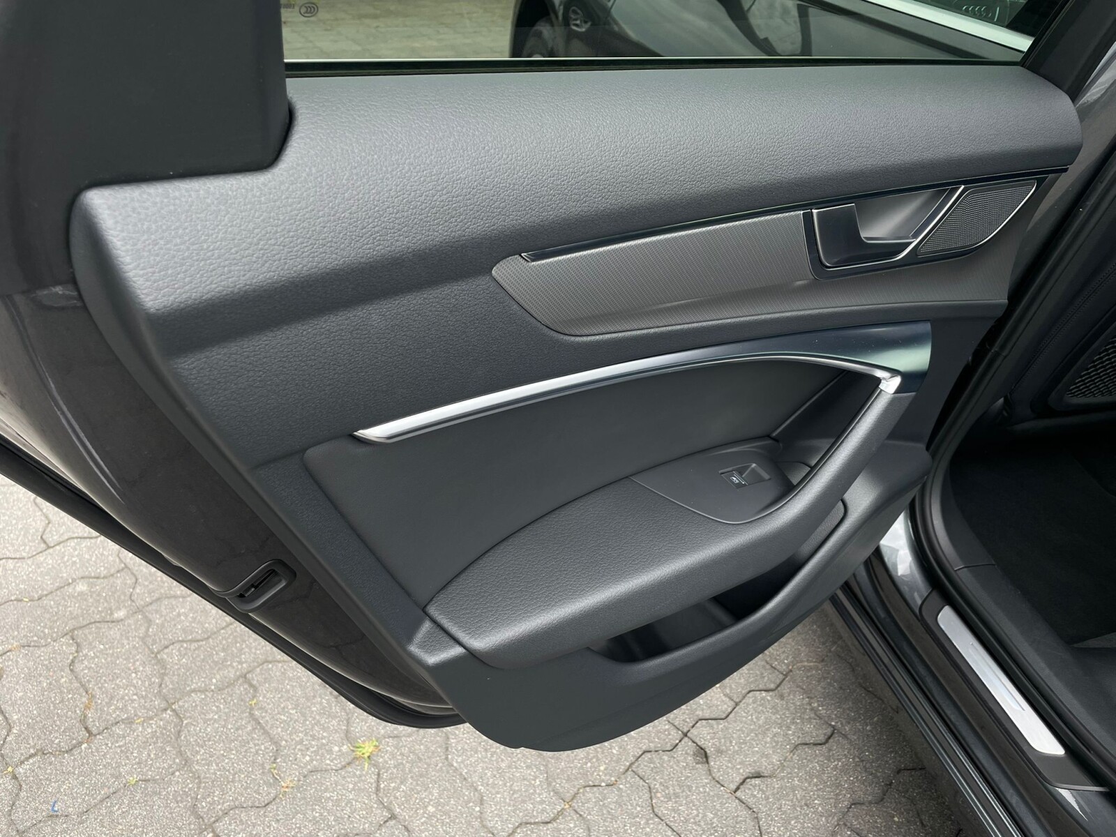 Audi A6 Avant - zdjęcie 10