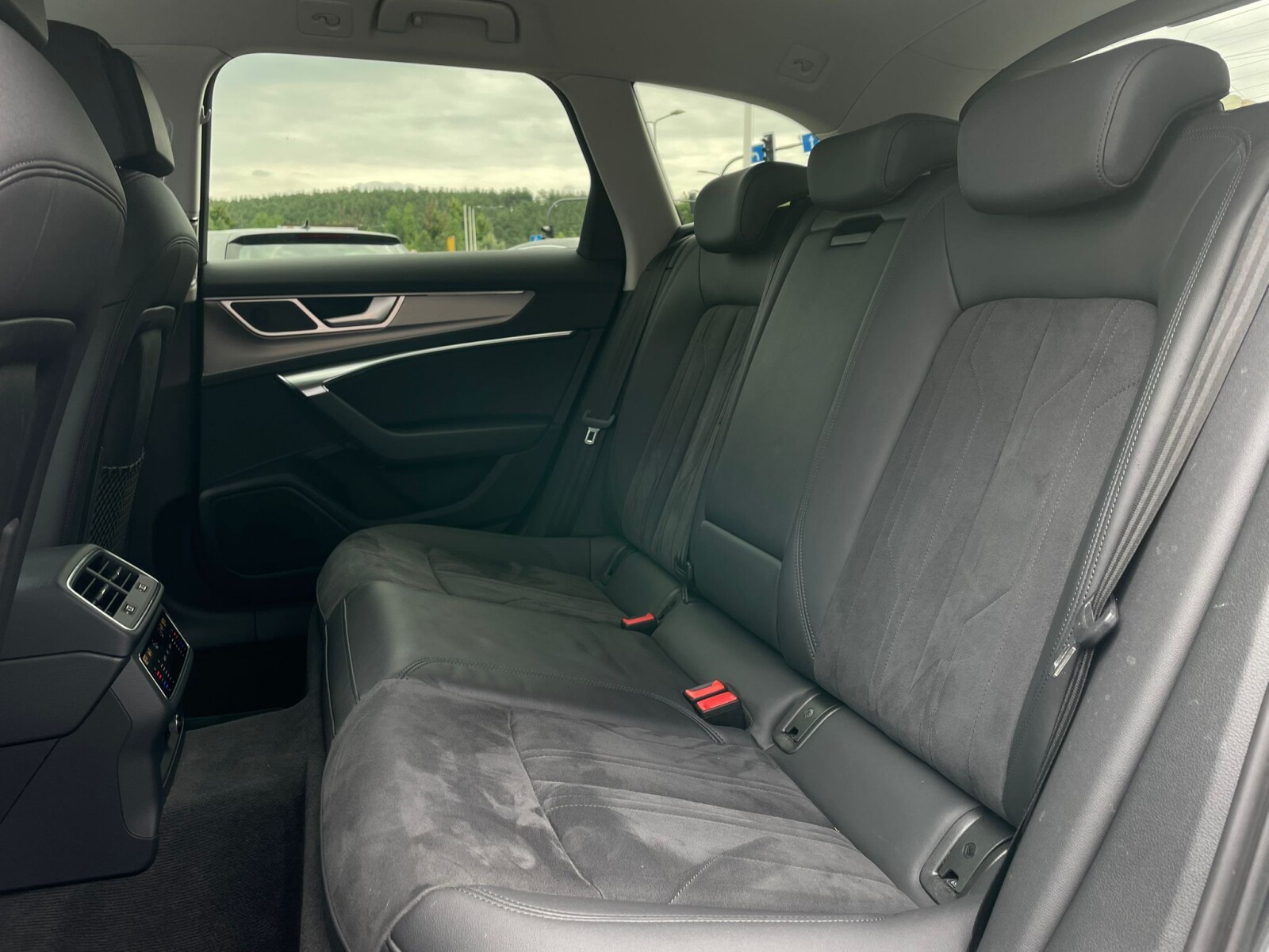 Audi A6 Avant - zdjęcie 12