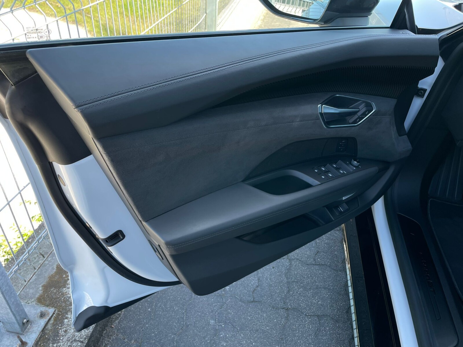 Audi e-tron GT - zdjęcie 17