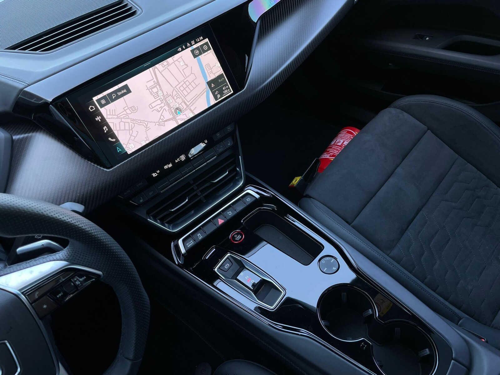 Audi e-tron GT - zdjęcie 34