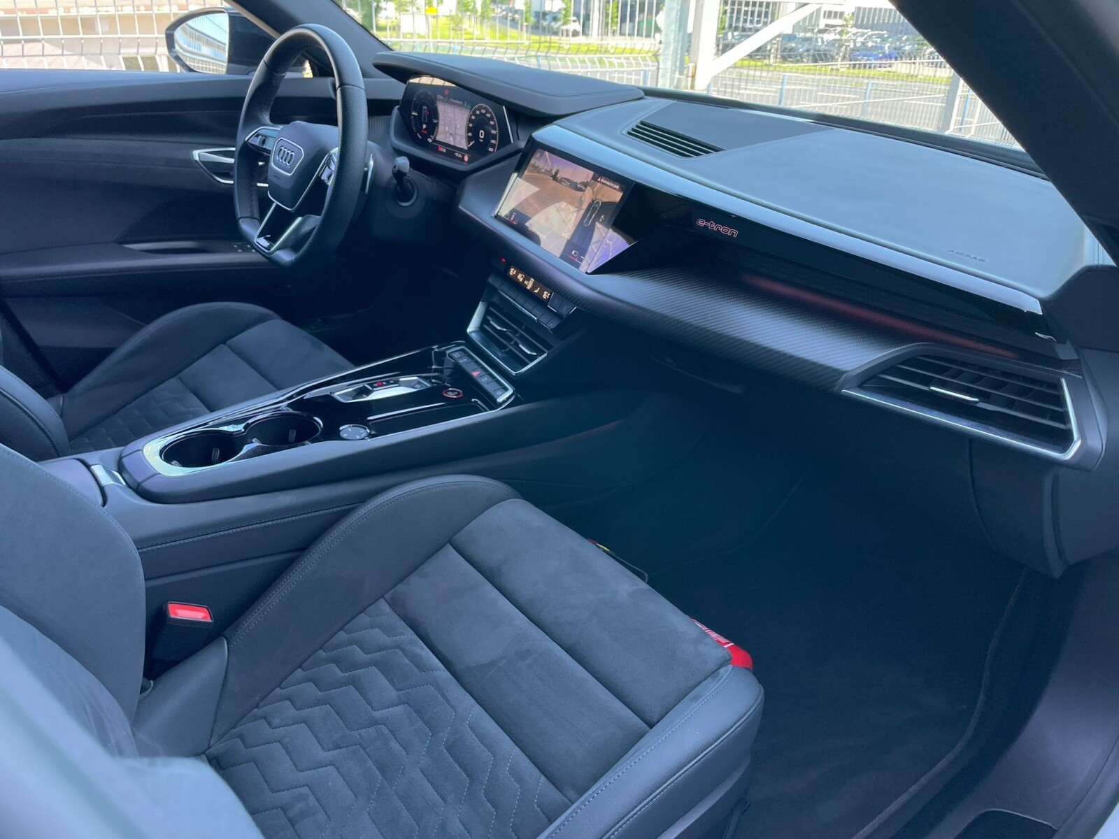 Audi e-tron GT - zdjęcie 22