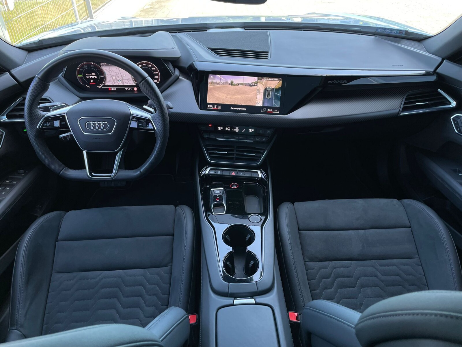 Audi e-tron GT - zdjęcie 15