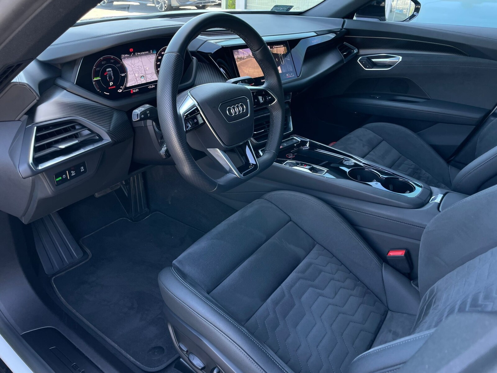 Audi e-tron GT - zdjęcie 20