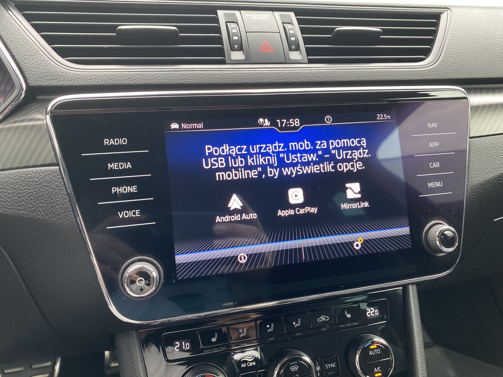 Škoda Superb - zdjęcie 17