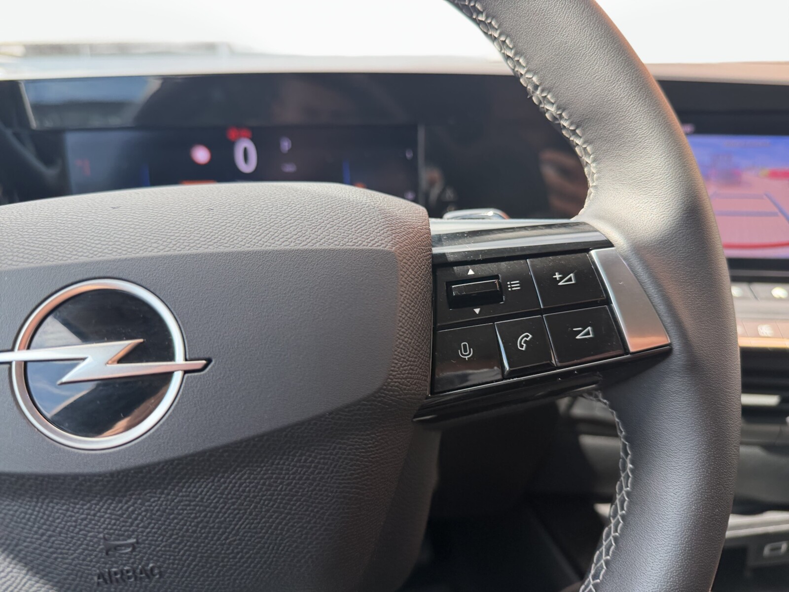 Opel Astra - zdjęcie 16