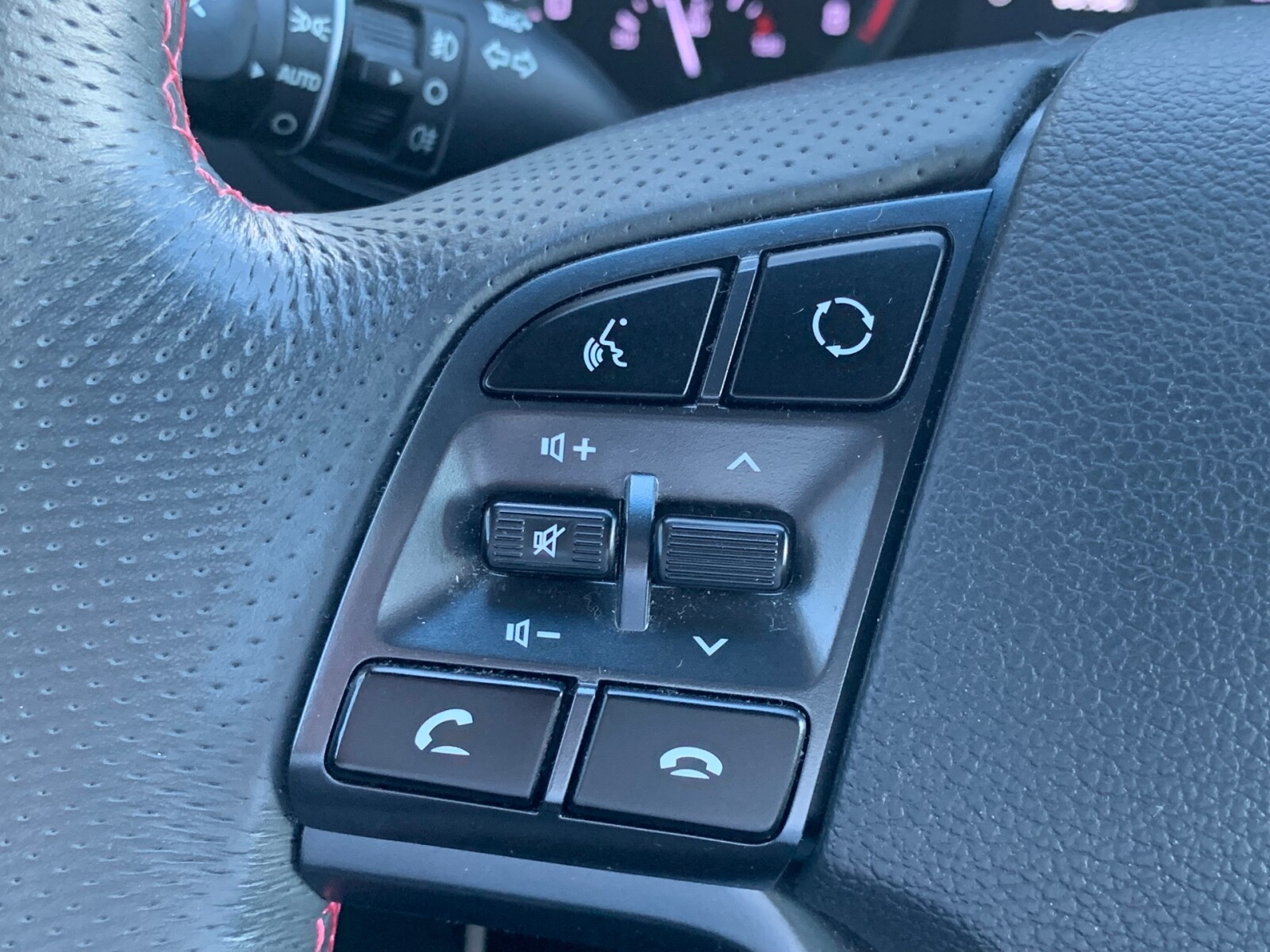 Hyundai Tucson - zdjęcie 16