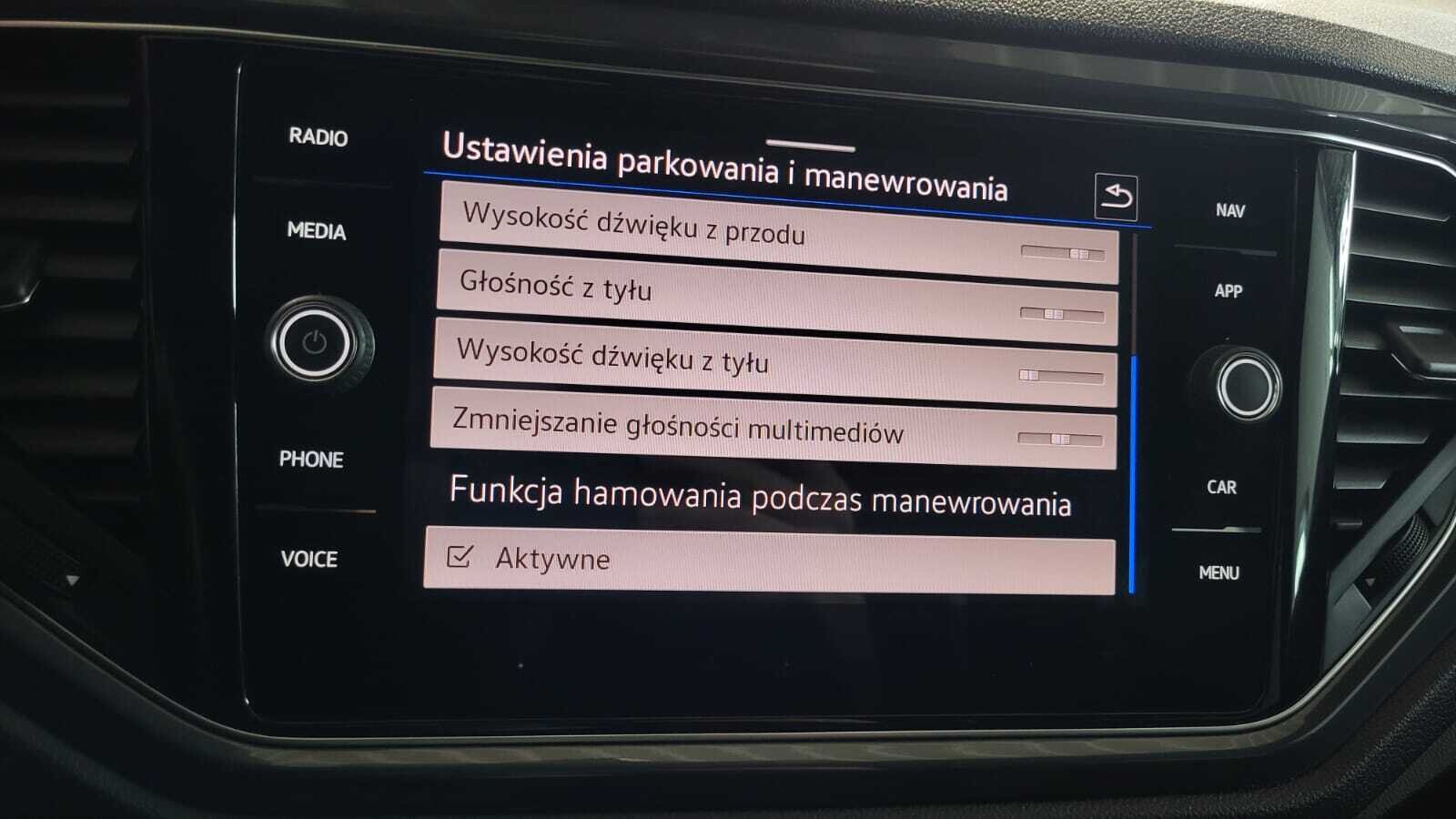 Volkswagen T-Roc - zdjęcie 27