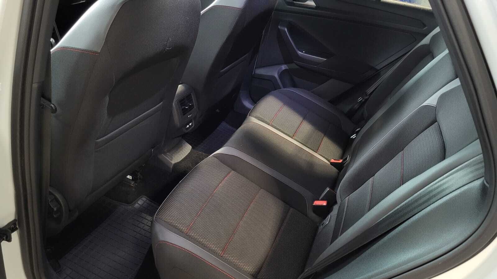 Volkswagen T-Roc - zdjęcie 11
