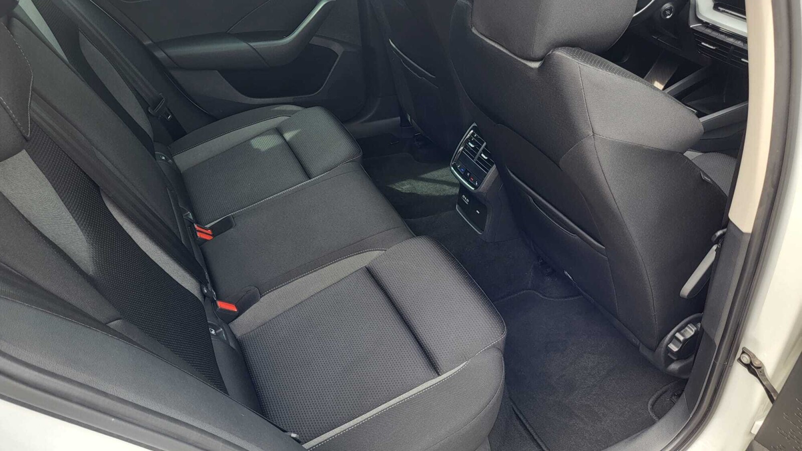 Škoda Octavia Combi - zdjęcie 15