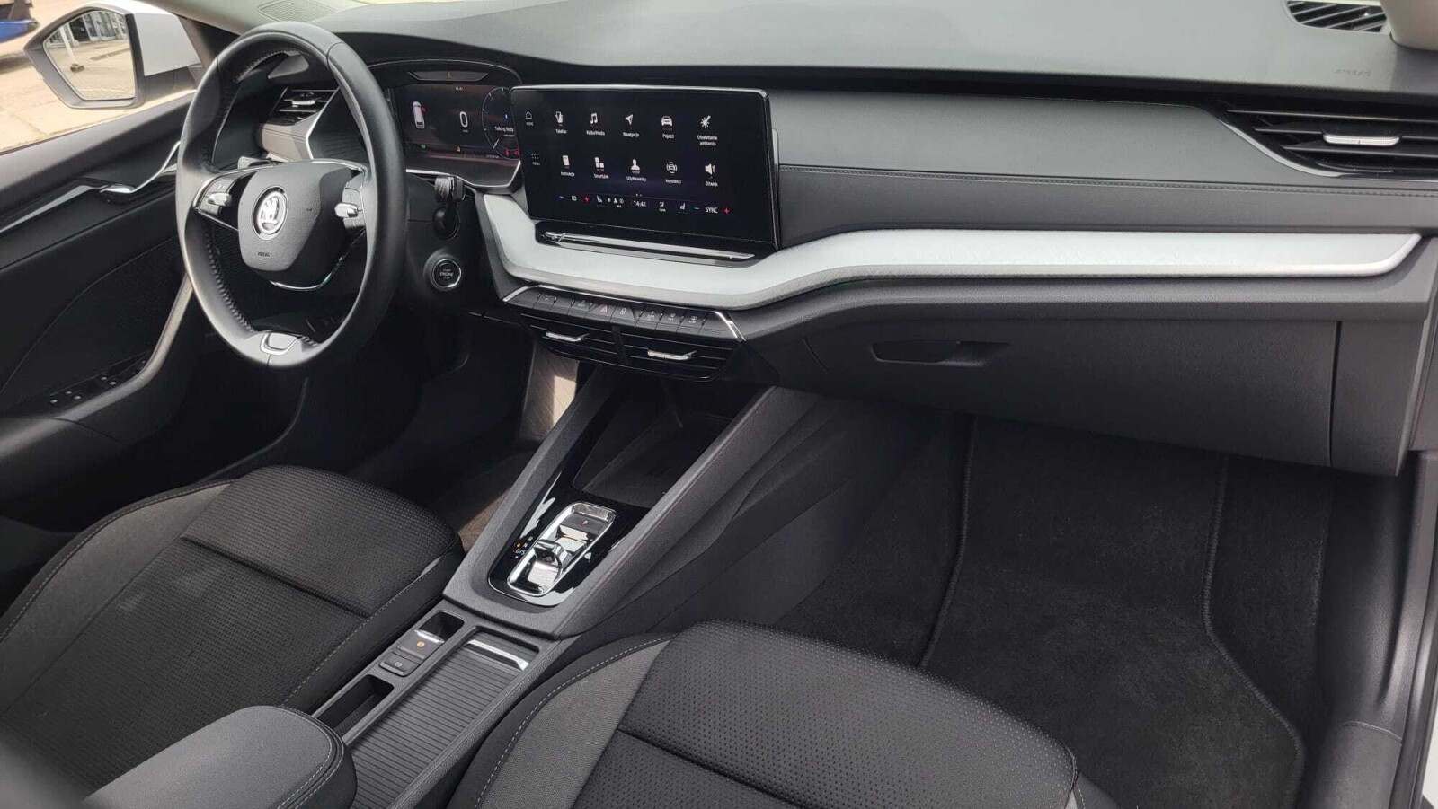 Škoda Octavia Combi - zdjęcie 16