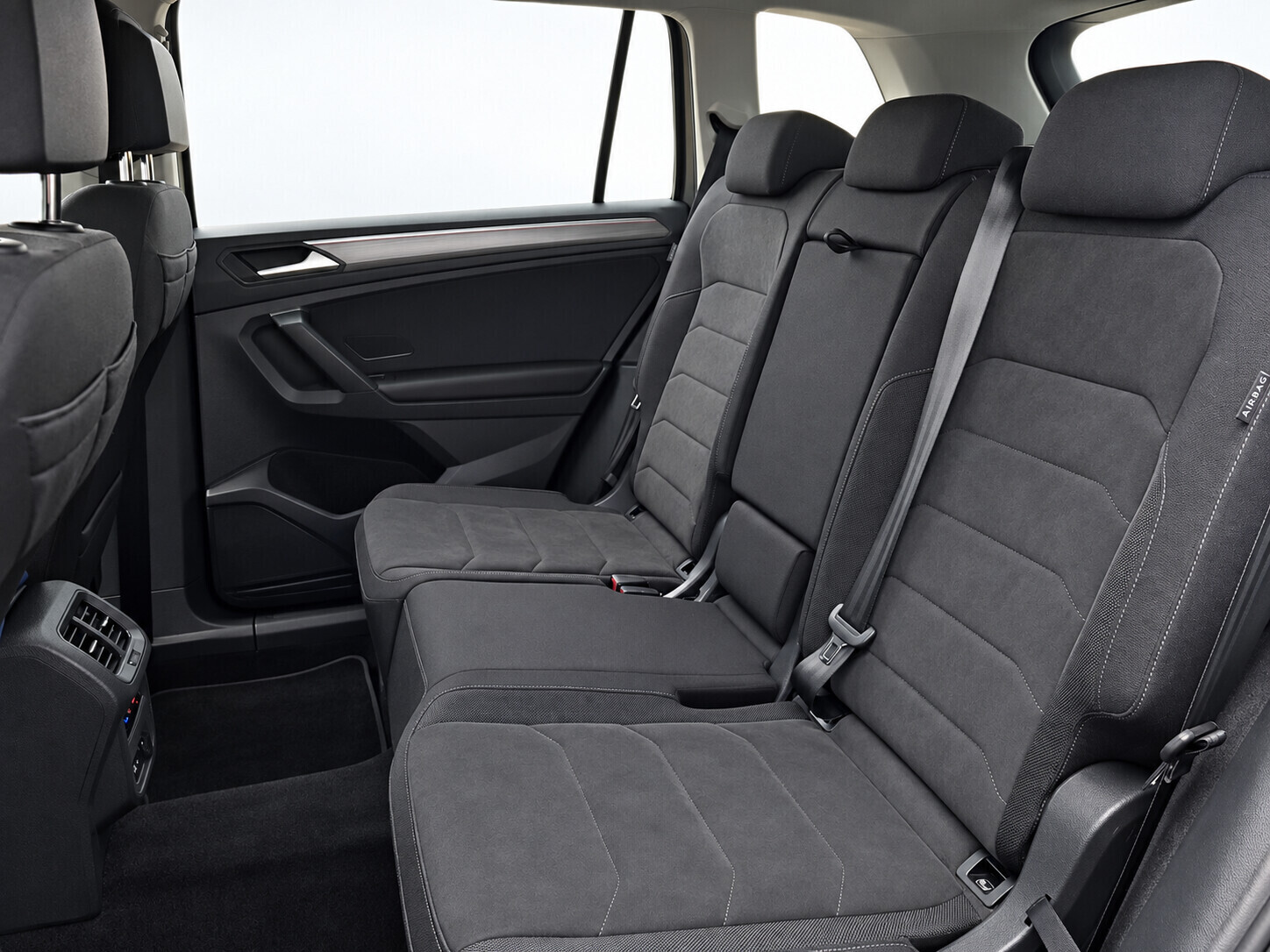 Volkswagen Tiguan Allspace - zdjęcie 13