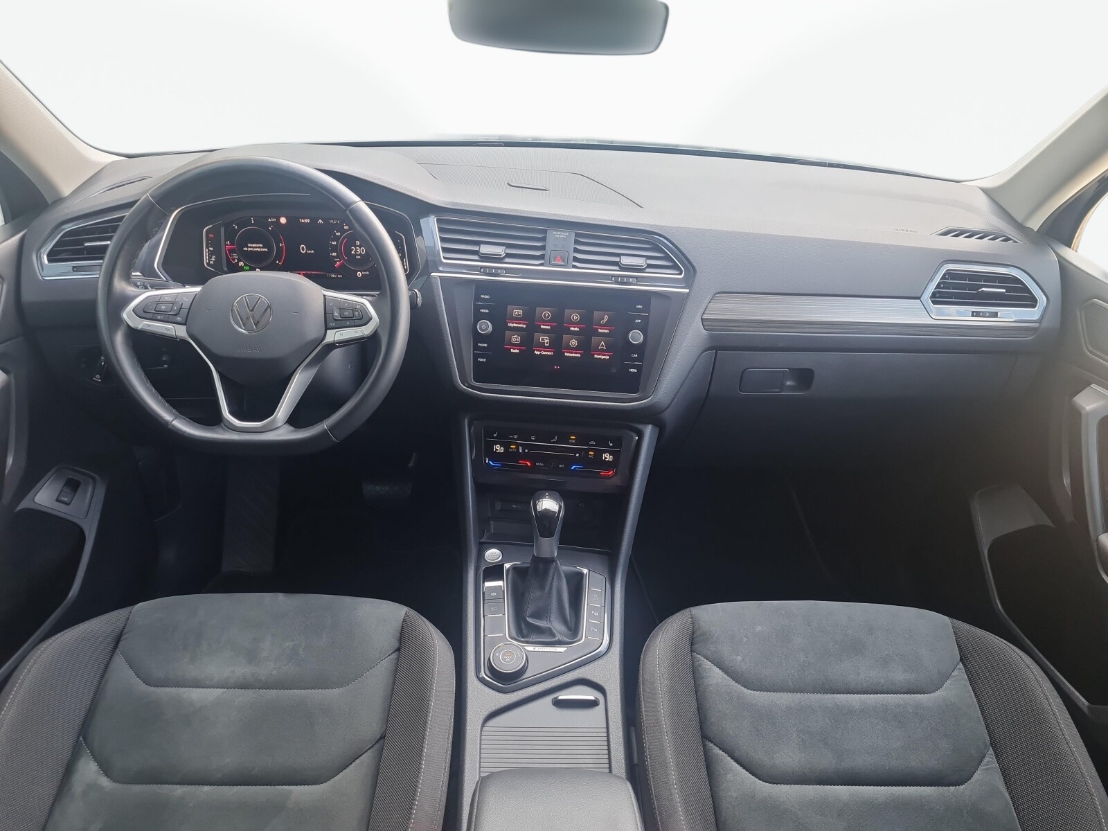 Volkswagen Tiguan Allspace - zdjęcie 11