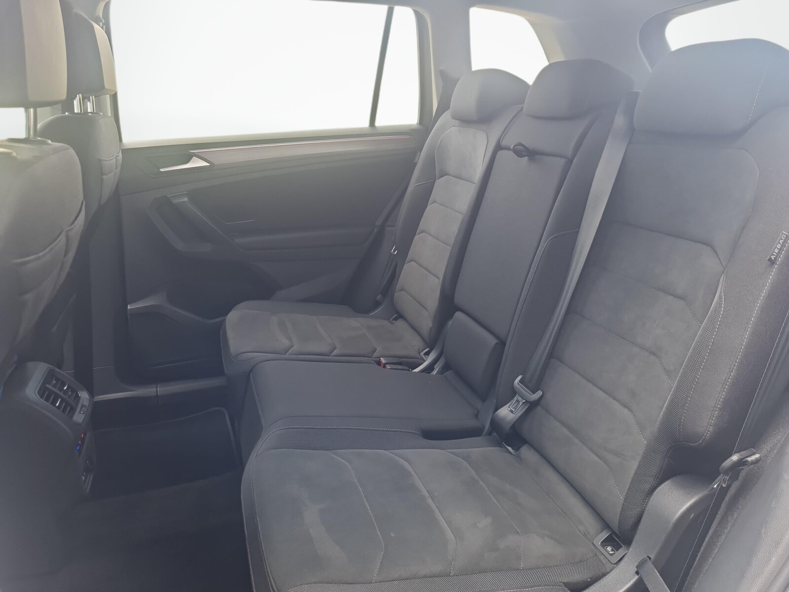 Volkswagen Tiguan Allspace - zdjęcie 29