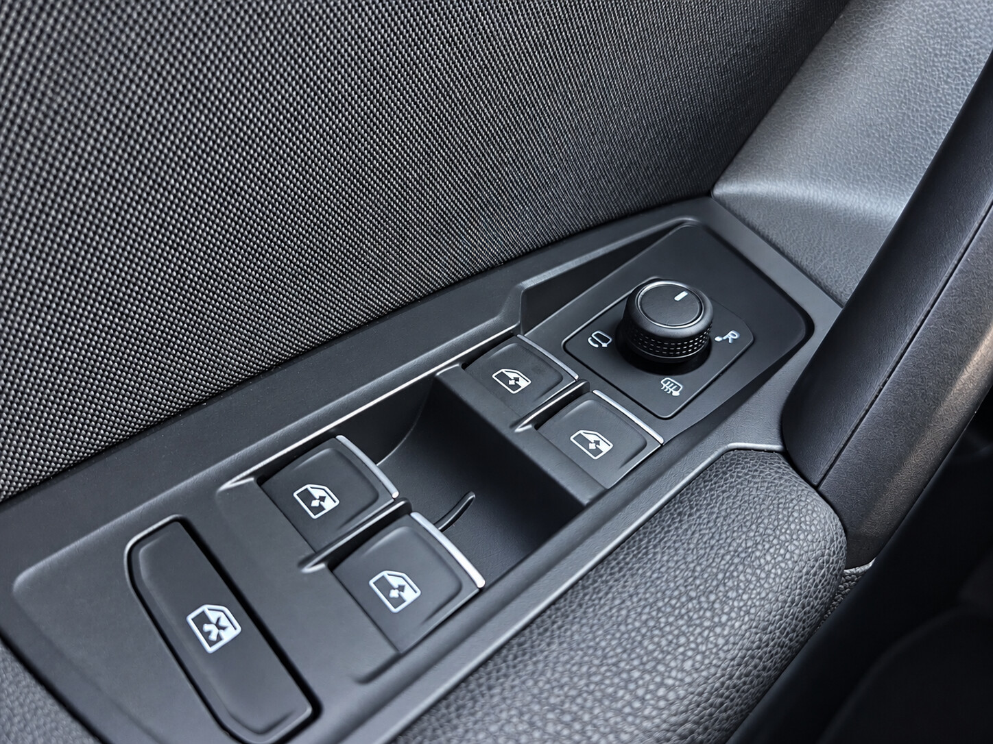 Volkswagen Tiguan Allspace - zdjęcie 33
